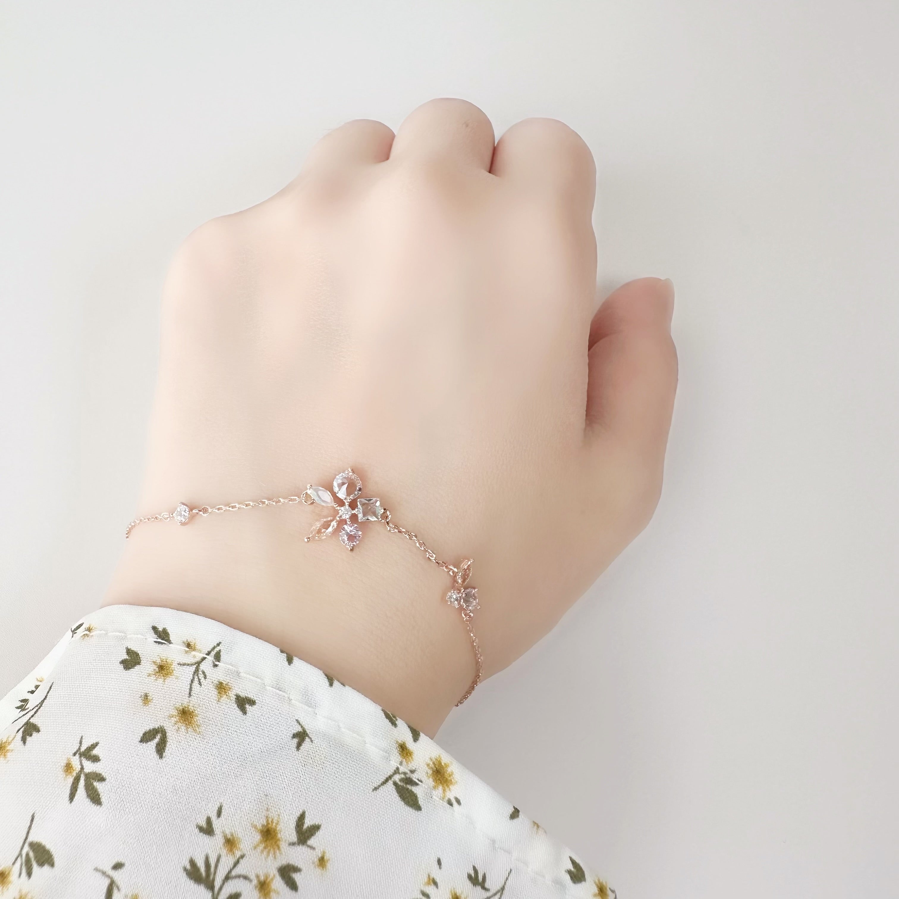 Rose Gold Aster Bracelet Made in Korea Dainty Jewellery Aurelia Atelier