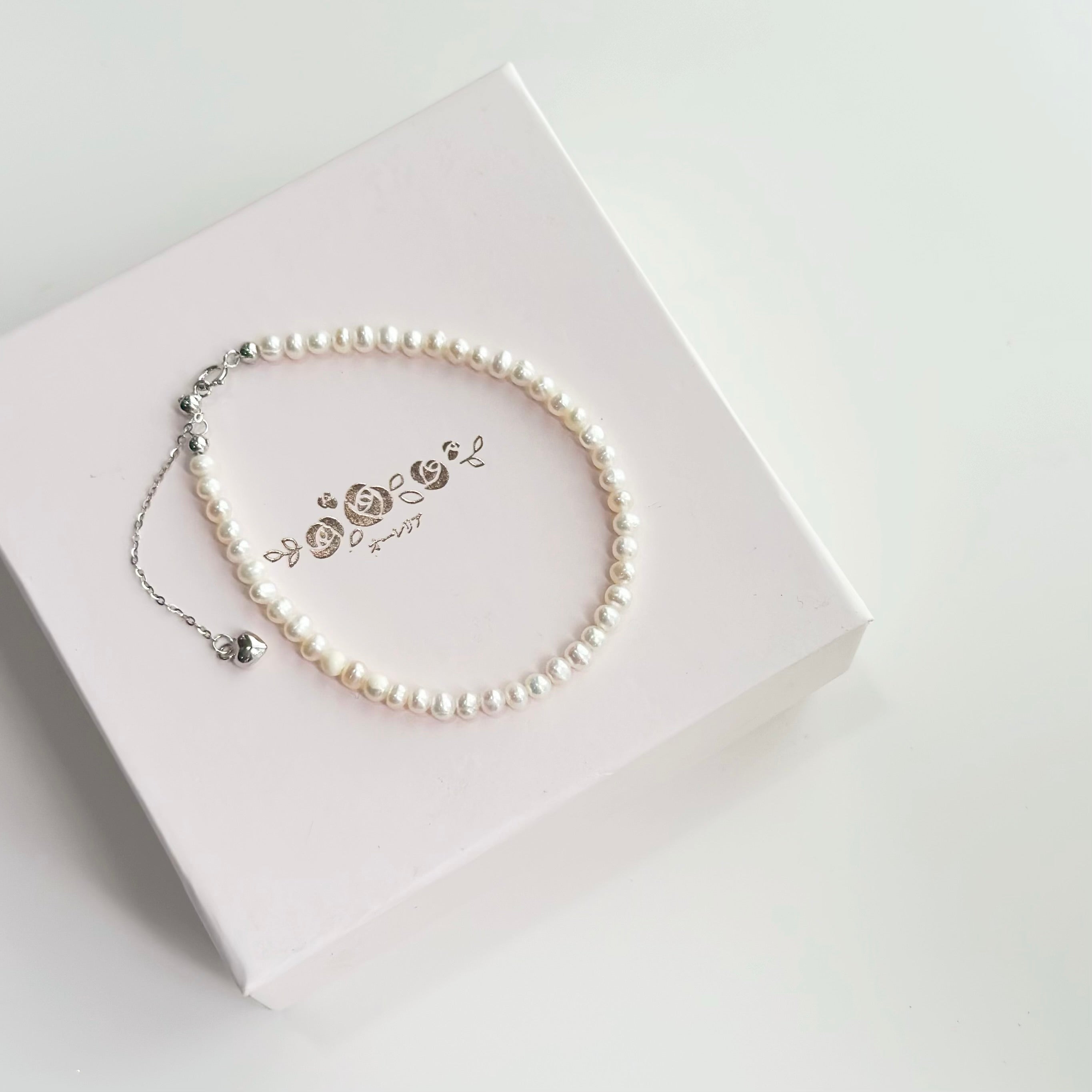 米珠  珍珠 pearl necklace pearl jewelry set Timeless Swarovski bracelet Pearl Handcrafted pearl jewelry Luxurious FRESHWATER PEARL bracelet MUATIRA pearl accessories freshwater pearl bracelet Pearl necklace Pearl bracelet Swarovski crystal pearl Korean jewelry Korean Jewelry Dainty Minimalist jewellery Malaysia Stainless steel 925 sterling silver S925 Cubic zirconia hypoallergenic magnetic birthday gift premium gift bridesmaid aurelia atelier pearl necklace malaysia pearl bracelet malaysia akoya pearl