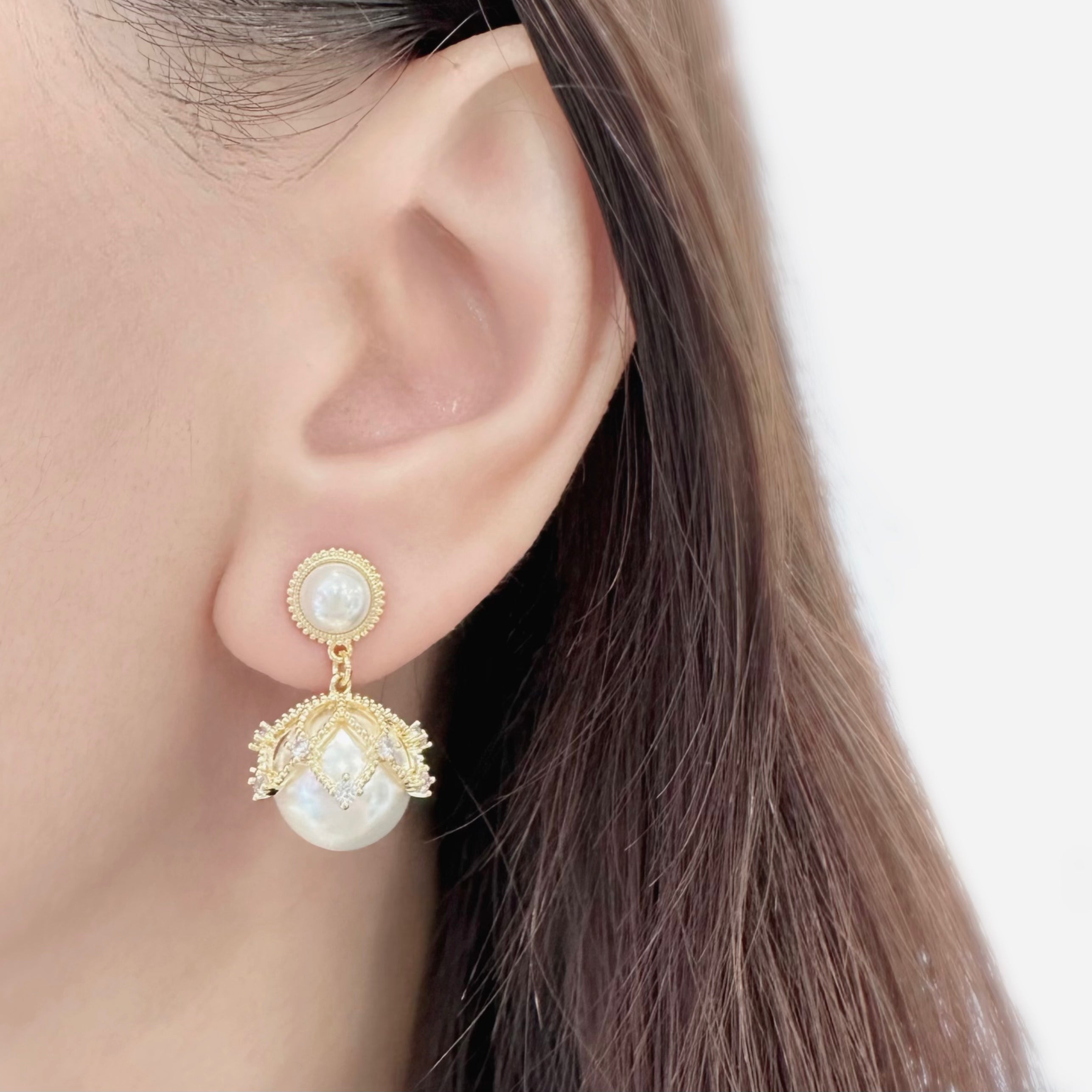 Classic Swarovski pearl necklace Elegant pearl jewelry set Timeless Swarovski bracelet Pearl Handcrafted pearl jewelry Luxurious Swarovski pearls Chic pearl bracelet Swarovski pearl accessories Fashionable pearl necklace Stylish pearl bracelet Pearl necklace Pearl bracelet Swarovski crystal pearl Korean jewelry Korean jewellery Jewelry Dainty Minimalist jewellery Malaysia Stainless steel 925 sterling silver S925 Cubic zirconia hypoallergenic earrings birthday gift premium gift bridesmaid aurelia atelier