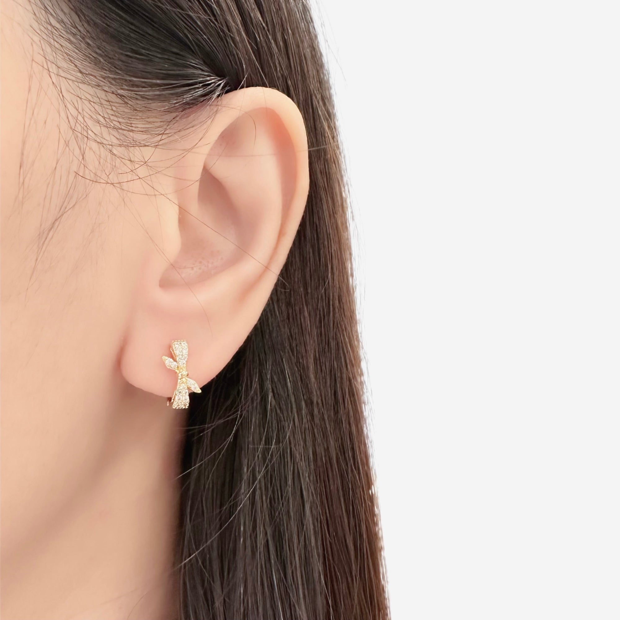 Gift set for her, hadiah untuk wanita, 送给她的礼物, bracelet, ring, necklace, earrings, korean earrings, made in korea, dainty jewellery, lazy girl jewellery, S925 silver, 925 sterling silver, huggie earrings, clip on, daily wear, cubic zirconia, bridesmaid gift, gift for her, Malaysia online shop, fashion jewellery, Korean jewellery accessories, sensitive skin, tahan karat, 适合日常佩戴, anting, rantai tangan, rantai leher, cincin, gift idea, no piercing, earrings malaysia, subang, Pearl, Freshwater pearl, 韩国发饰, 韩国饰品