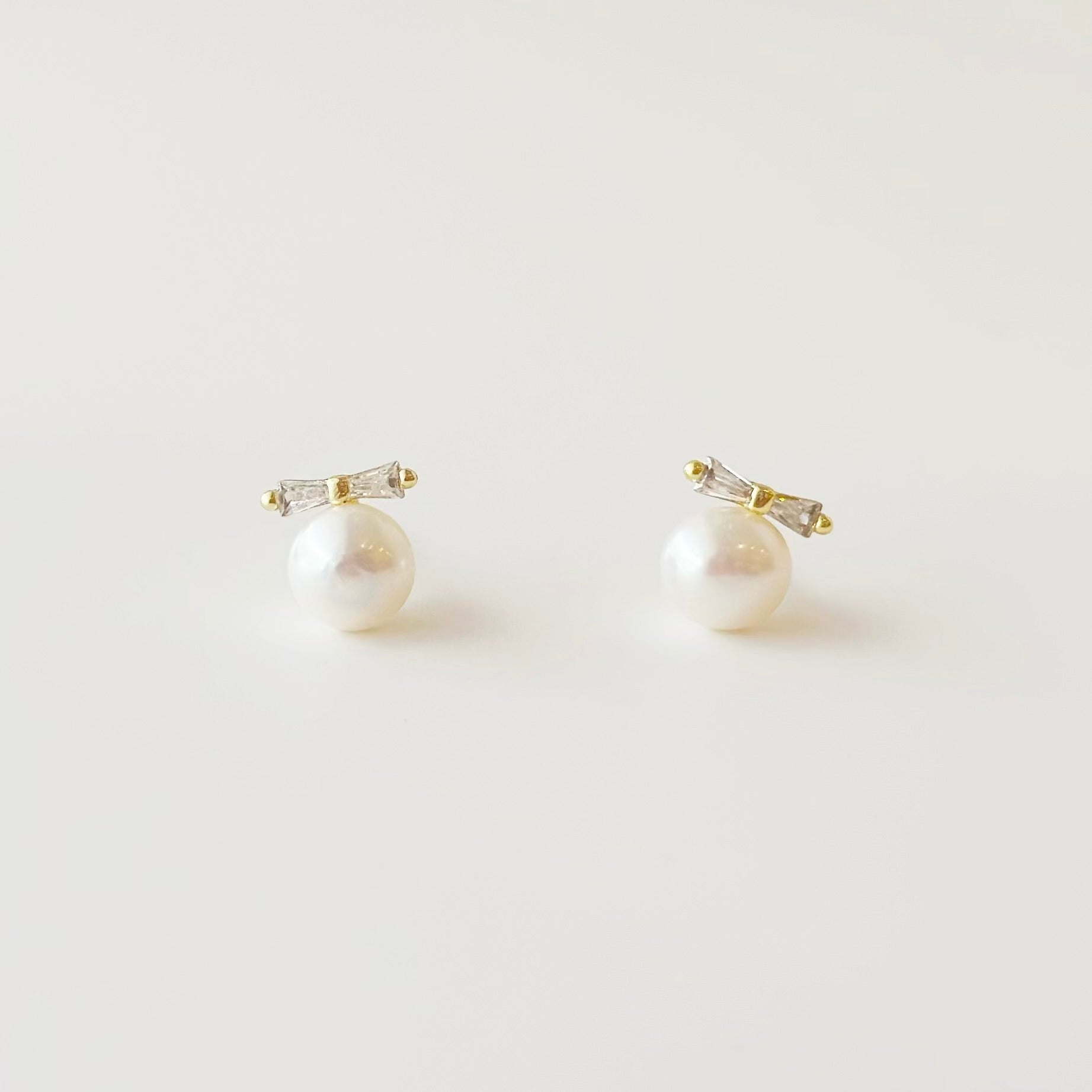 pearl earrings, dainty pearl bracelet, freshwater pearl necklace,  akoya pearl., handmade, sensitive skin, bridal, sterling silver, hypoallergenic, gift idea, seawater pearl, pearl neckace, keshi pearl, baroque pearl, mini pearl, 珍珠 淡水珍珠 ak pearl
海水珍珠 s925 cultural pearl present gift for her gift ideas pearl made in Malaysia south sea pearl 米珠 natural pearl mutiara Gift for her Dainty Delicate Minimalist everyday earrings everyday wear lustre near round mutiara  akoya mikimoto