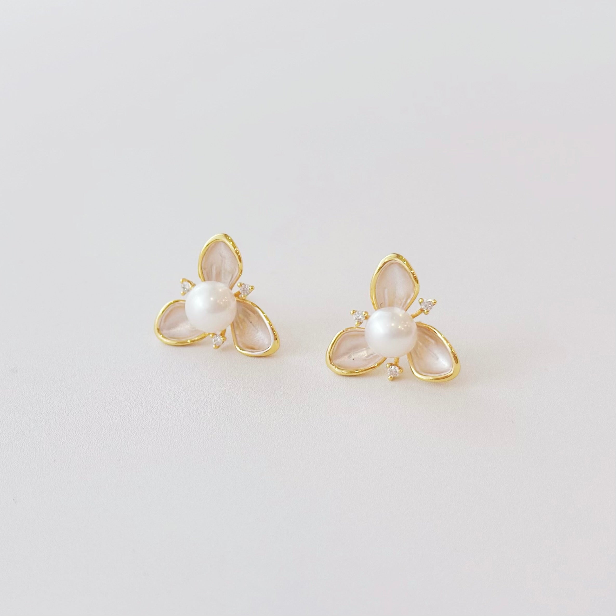 pearl earrings, dainty pearl bracelet, freshwater pearl necklace,  akoya pearl., handmade, sensitive skin, bridal, sterling silver, hypoallergenic, gift idea, seawater pearl, pearl neckace, keshi pearl, baroque pearl, mini pearl, 珍珠 淡水珍珠 ak pearl
海水珍珠 s925 cultural pear present gift for her gift ideas pearl made in Malaysia south sea pearl 米珠 natural pearl mutiara Gift for her Dainty Delicate Minimalist everyday earrings everyday wear lustre near round