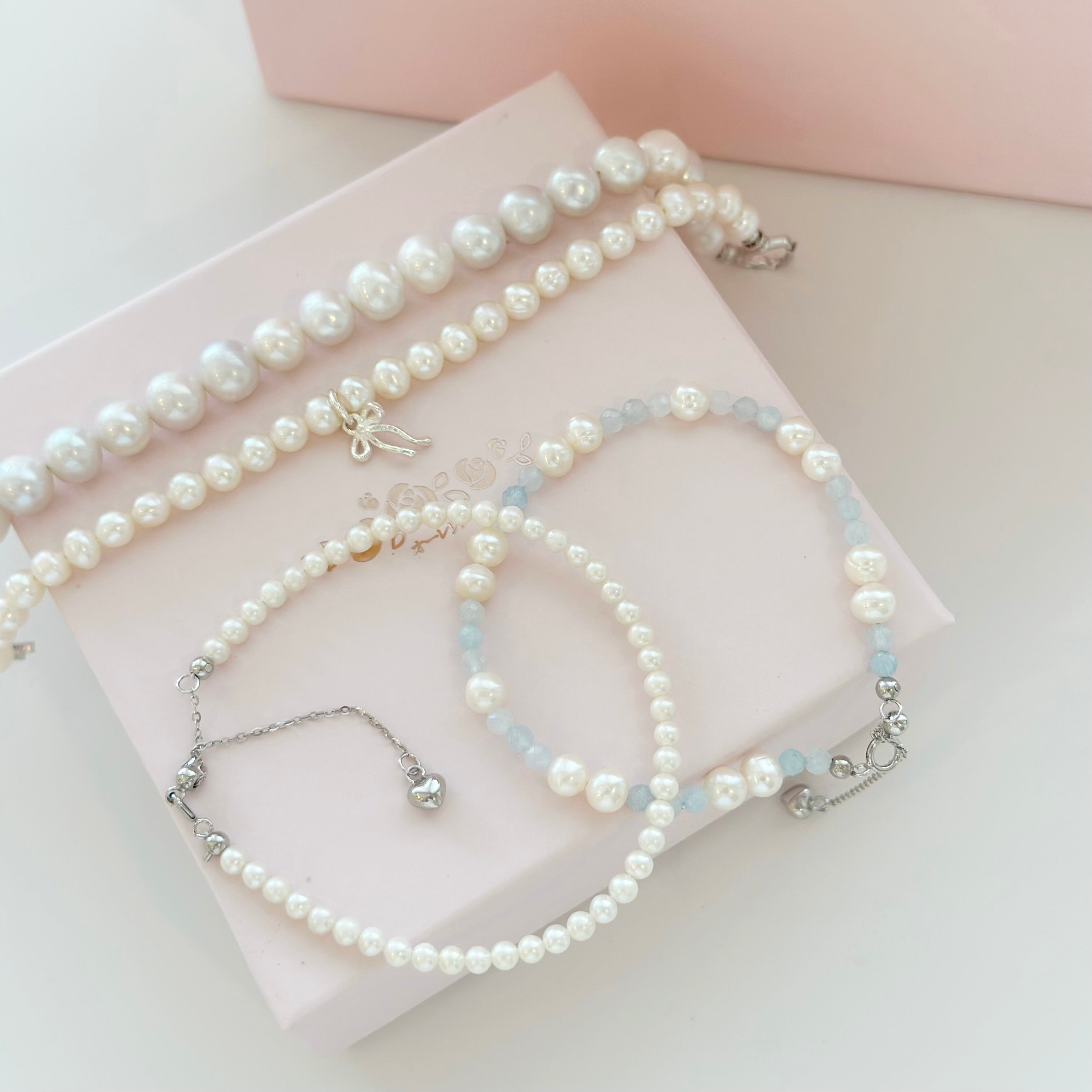 珍珠 pearl necklace pearl jewelry set Timeless Swarovski bracelet Pearl Handcrafted pearl jewelry Luxurious FRESHWATER PEARL bracelet MUATIRA pearl accessories freshwater pearl bracelet Pearl necklace Pearl bracelet Swarovski crystal pearl Korean jewelry Korean Jewelry Dainty Minimalist jewellery Malaysia Stainless steel 925 sterling silver S925 Cubic zirconia hypoallergenic magnetic birthday gift premium gift bridesmaid aurelia atelier pearl necklace malaysia pearl bracelet malaysia akoya pearl