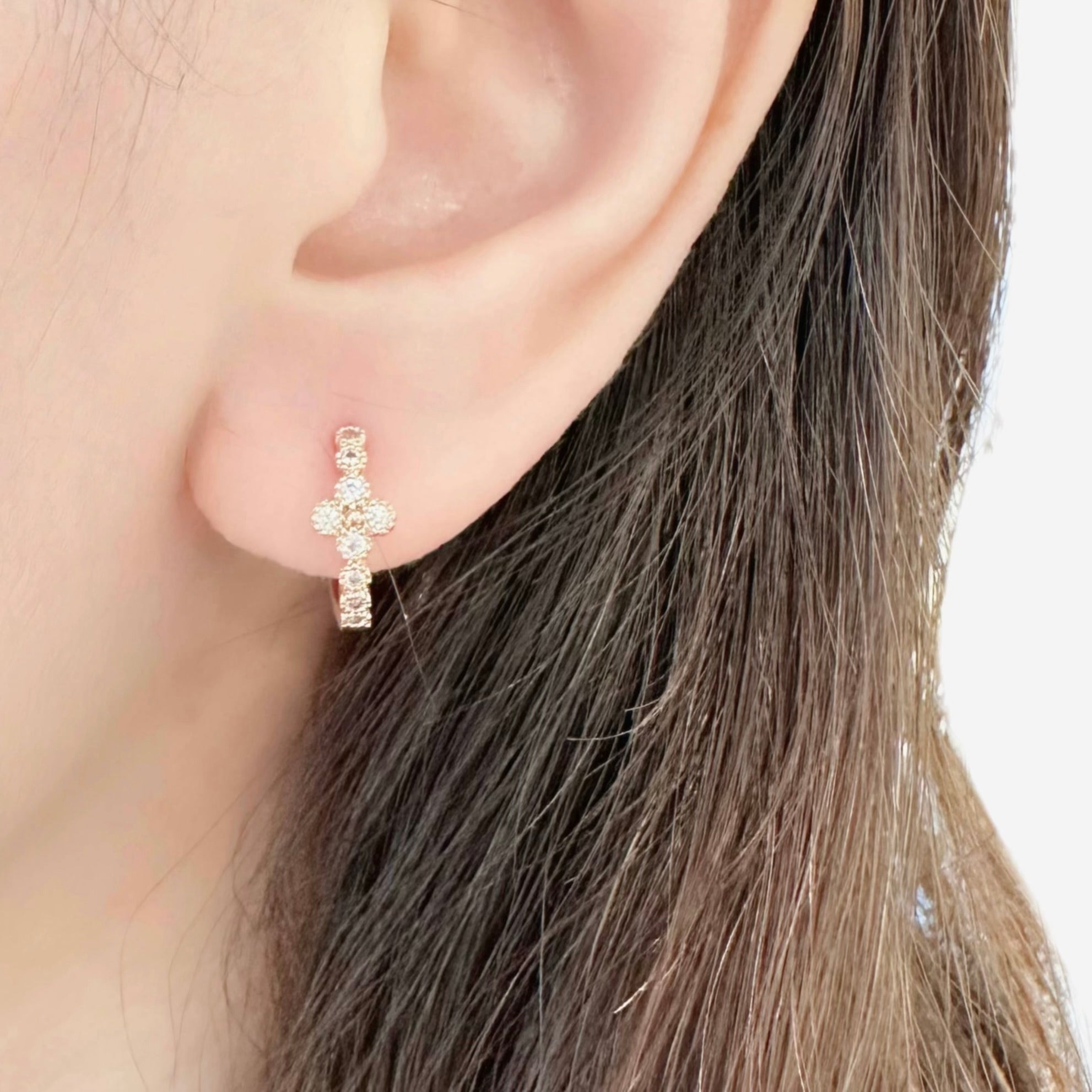 Rose Gold Made in Korea Earrings Korean Anting Cubic Zirconia Bride Bridal Dinner 925 Sterling Silver Fashion Costume Jewellery Online Malaysia Shopping Trendy No Piercing Special Perfect Gift From Heart For Your Loved One Accessory Gift for her Rose Gold Korea Made Earrings Korean Jewellery Jewelry Local Brand in Malaysia Cubic Zirconia Dainty Delicate Minimalist Jewellery Jewelry Bride Clip On Earrings Silver Christmas Gift Set Xmas Silver ANTI TARNISH DAILY SHOWER present gift for her gift ideas vancleef