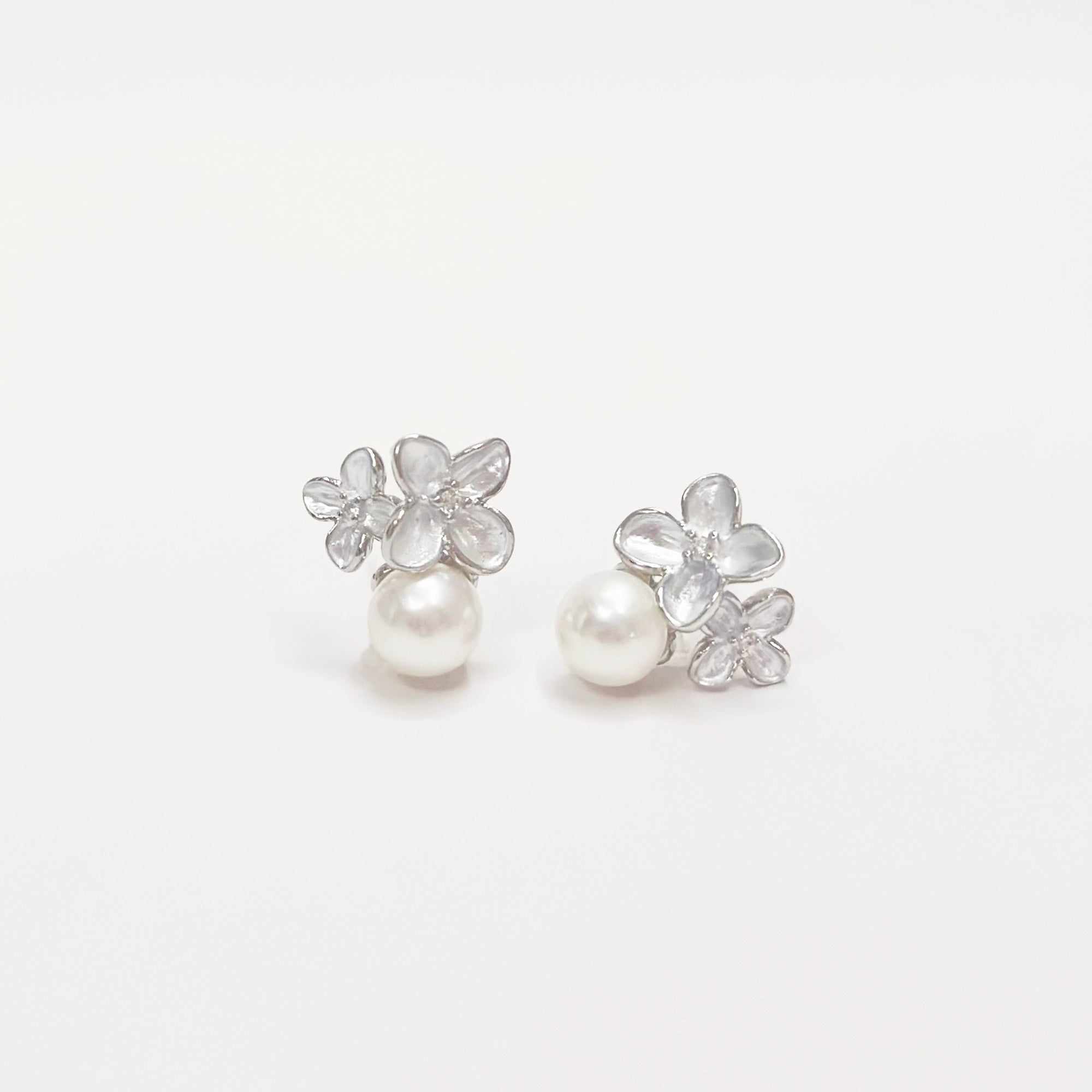 pearl earrings, dainty pearl bracelet, freshwater pearl necklace,  akoya pearl., handmade, sensitive skin, bridal, sterling silver, hypoallergenic, gift idea, seawater pearl, pearl neckace, keshi pearl, baroque pearl, mini pearl, 珍珠 淡水珍珠 ak pearl
海水珍珠 s925 cultural pear present gift for her gift ideas pearl made in Malaysia south sea pearl 米珠 natural pearl mutiara Gift for her Dainty Delicate Minimalist everyday earrings everyday wear lustre near round