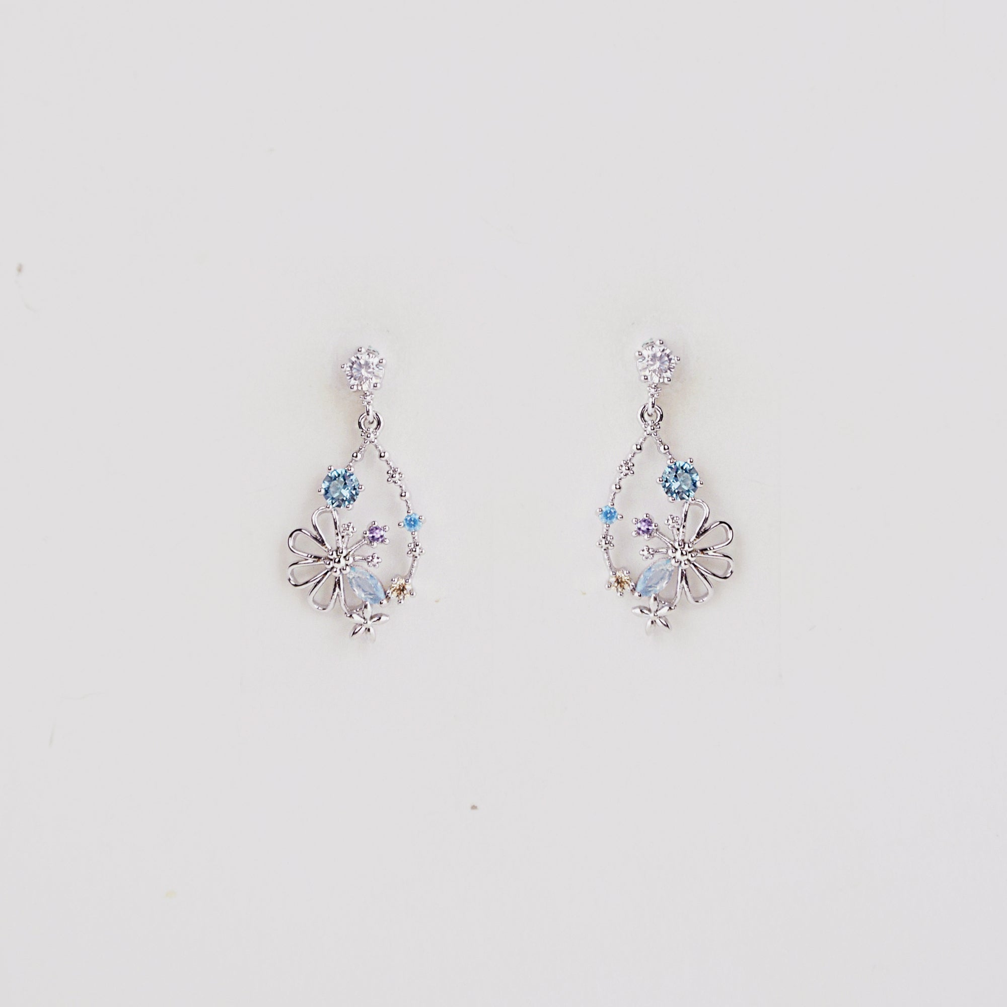 Gift idea Gift for her Made in Korea  Cubic Zirconia 925 Sterling Silver  No Piercing Jewelry Dainty Minimalist Dainty Daily wear korean earrings bracelet jewellery Malaysia necklace korean jewellery rings earrings malaysia korean style earrings malaysia jewellery jewelry  jewellery accessories Subang Anting Cincin Brooch Pin hypoallergenic earrings birthday gift gift set premium gift online gift shop bridesmaid gift aurelia atelier