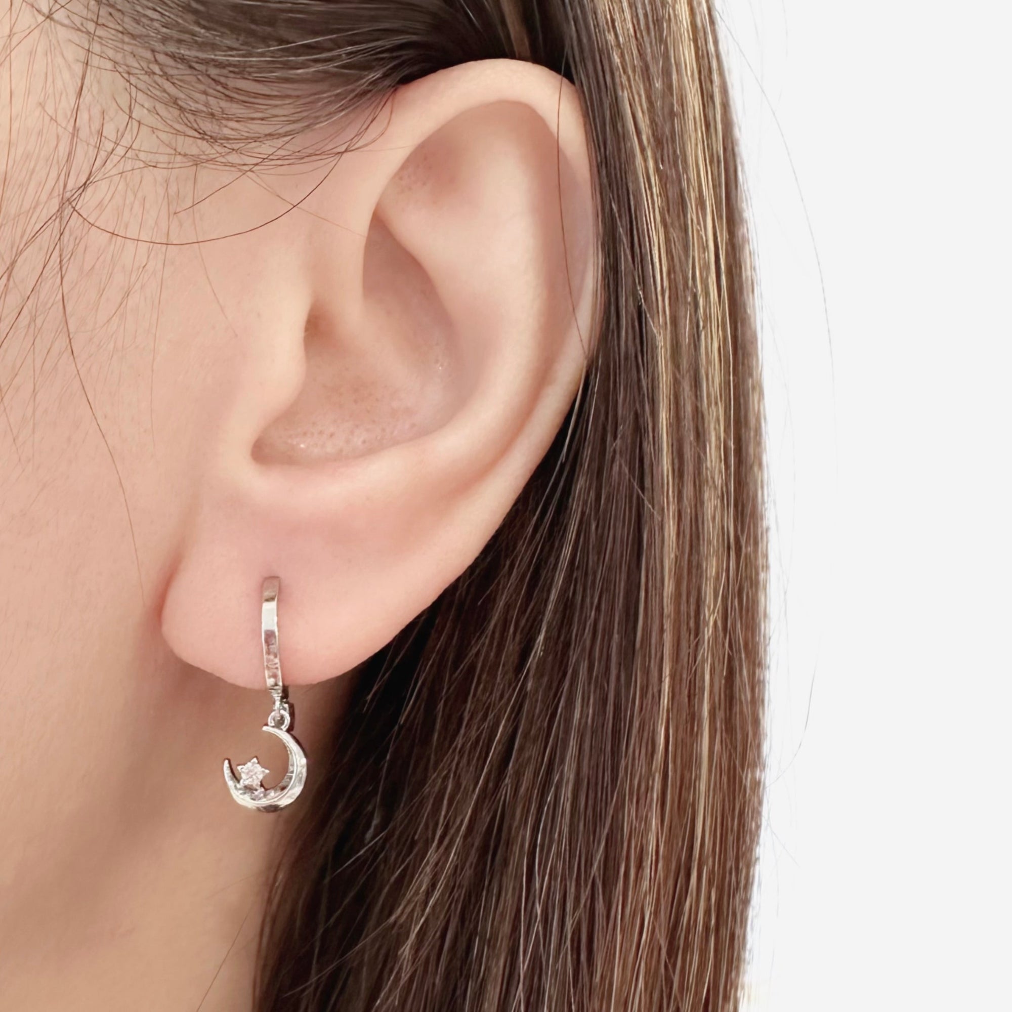 Gift set for her, hadiah untuk wanita, 送给她的礼物, bracelet, ring, necklace, earrings, korean earrings, made in korea, dainty jewellery, lazy girl jewellery, S925 silver, 925 sterling silver, huggie earrings, clip on, daily wear, cubic zirconia, bridesmaid gift, gift for her, Malaysia online shop, fashion jewellery, Korean jewellery accessories, sensitive skin, tahan karat, 适合日常佩戴, anting, rantai tangan, rantai leher, cincin, gift idea, no piercing, earrings malaysia, subang, Pearl, Freshwater pearl, 韩国发饰, 韩国饰品