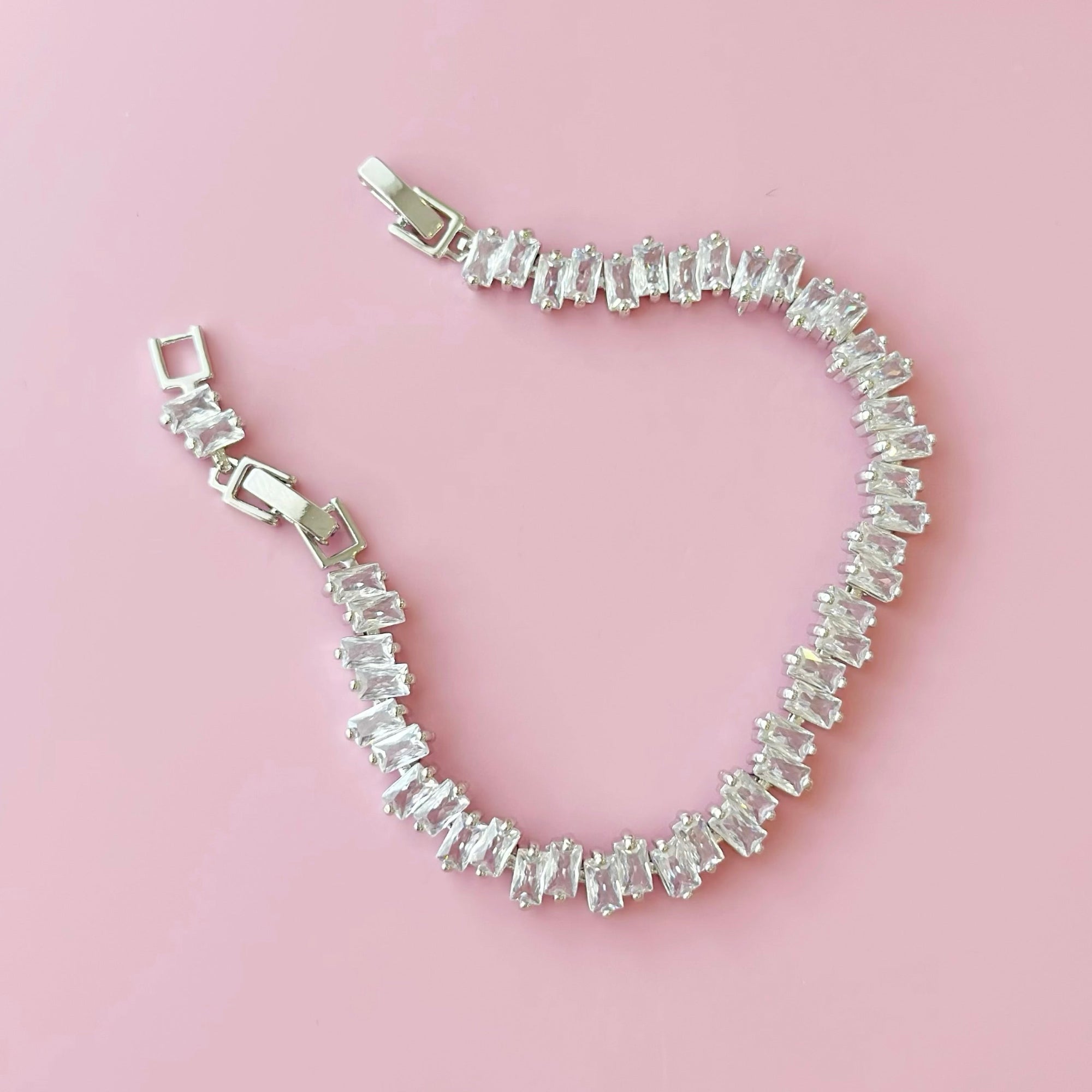 korean earrings bracelet jewellery Malaysia necklace korean jewellery rings earrings malaysia korean style earrings malaysia jewelry jewellery accessories hypoallergenic earrings ear cuff huggies silver necklace made in korea jewelry fashion jewellery malaysia earrings online shop malaysia Gift idea Gift for her Made in Korea Cubic Zirconia 925 Sterling Silver diamond bracelet Jewelry Dainty Minimalist Bestie anting 925 silver Dainty Daily wear Gift tennis gelang tangan 钻石手链

网球手链

经典钻石网球手链

闪耀钻石手链

精致钻石手链 