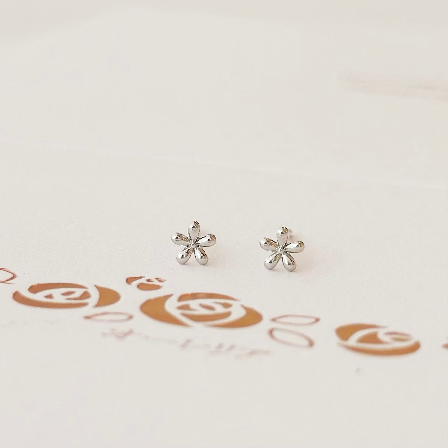 Gift set for her, hadiah untuk wanita, 送给她的礼物, bracelet, ring, necklace, earrings, korean earrings, made in korea, dainty jewellery, lazy girl jewellery, S925 silver, 925 sterling silver, huggie earrings, clip on, daily wear, cubic zirconia, bridesmaid gift, gift for her, Malaysia online shop, fashion jewellery, Korean jewellery accessories, sensitive skin, tahan karat, 适合日常佩戴, anting, rantai tangan, rantai leher, cincin, gift idea, no piercing, earrings malaysia, subang, Pearl, Freshwater pearl, 韩国发饰, 韩国饰品