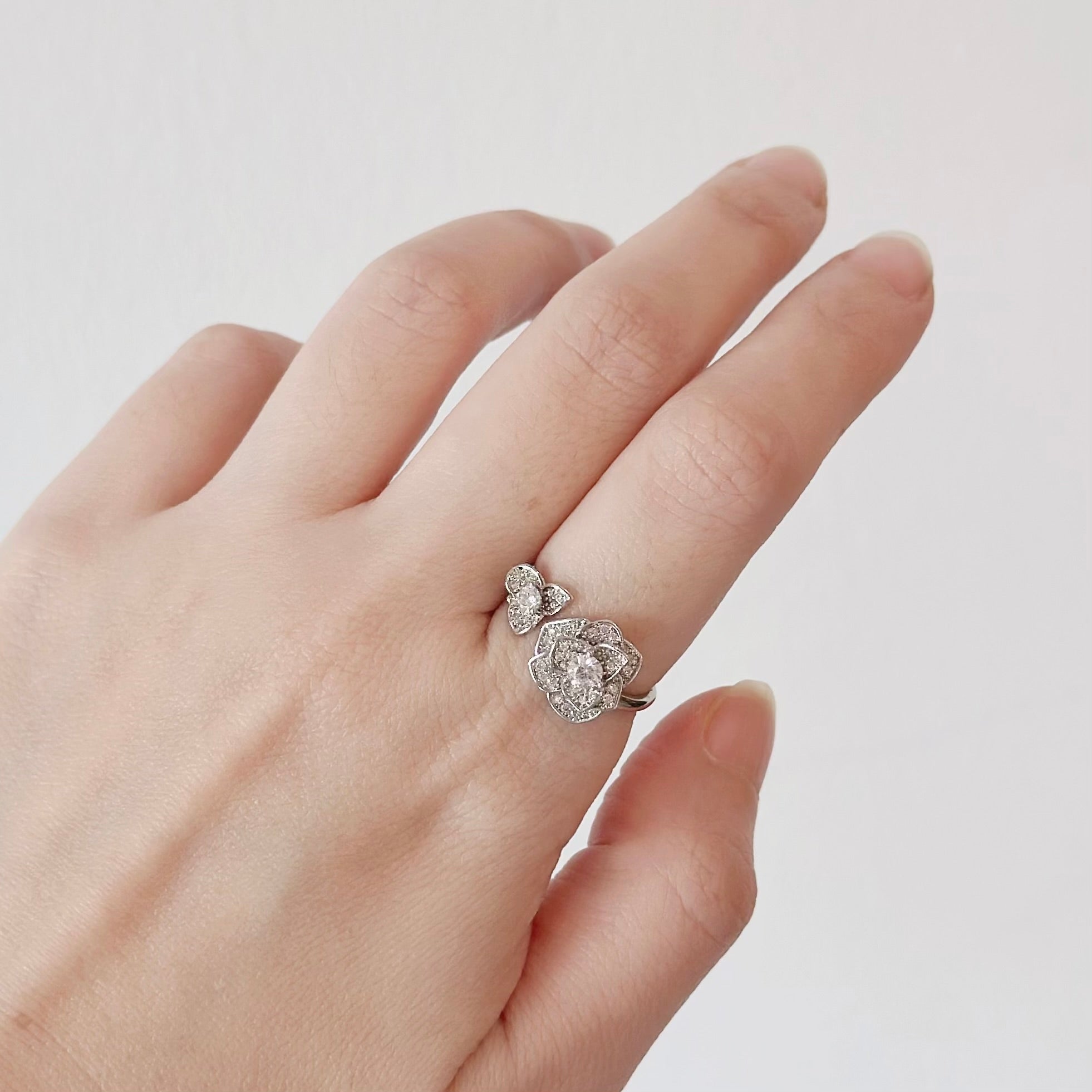 Rose Gold Made in Korea Earrings Korean Anting Cubic Zirconia Jewellery Malaysia Instagram 925 Sterling Silver hypoallergenic gift shops Jewellery Online Malaysia Shopping No Piercing Perfect Gift special gift Loved One Online jewellery Malaysia Gift for her Rose Gold Korea Korean Jewellery Jewelry Local Brand in Malaysia Cubic Zirconia Dainty Delicate Minimalist Jewellery Jewelry Bride ring cincin Silver Gift Set present gift for her gift ideas anting cincin kahwin wedding ring dinner ring luxe 戒指 韩极简饰品