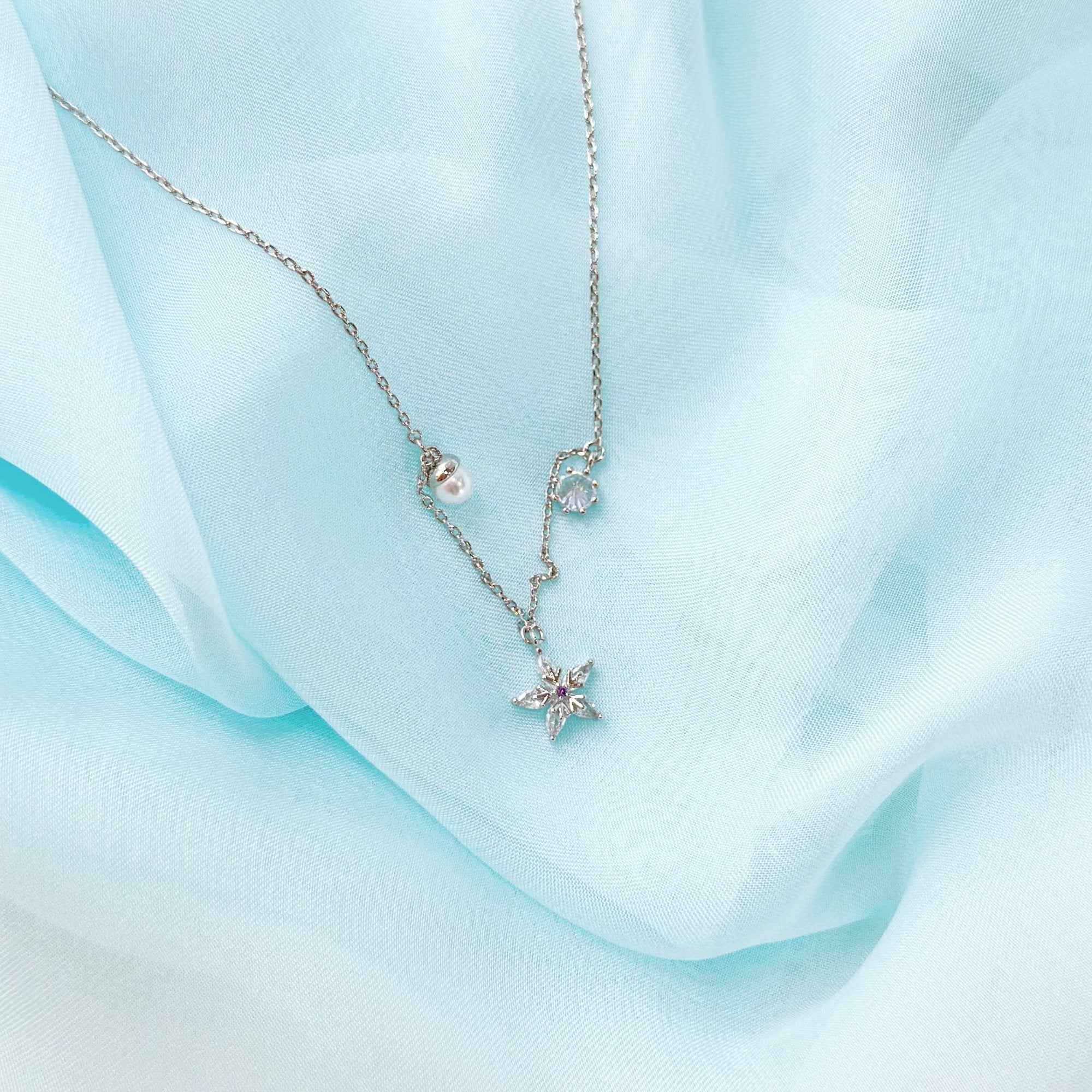 Rose Gold Made in Korea Earrings Korean Anting Cubic Zirconia Jewellery Malaysia Instagram 925 Sterling Silver hypoallergenic snowflake gift shops Jewellery Online Malaysia Shopping No Piercing Perfect Gift special gift Loved One Online jewellery Malaysia Gift for her Rose Gold Korea Made Earrings Korean Jewellery Jewelry Local Brand in Malaysia Cubic  Zirconia Dainty Delicate Minimalist Jewellery Jewelry Bride christmas Silver Gift Set present gift for her gift ideas bracelet gelang necklace rantai