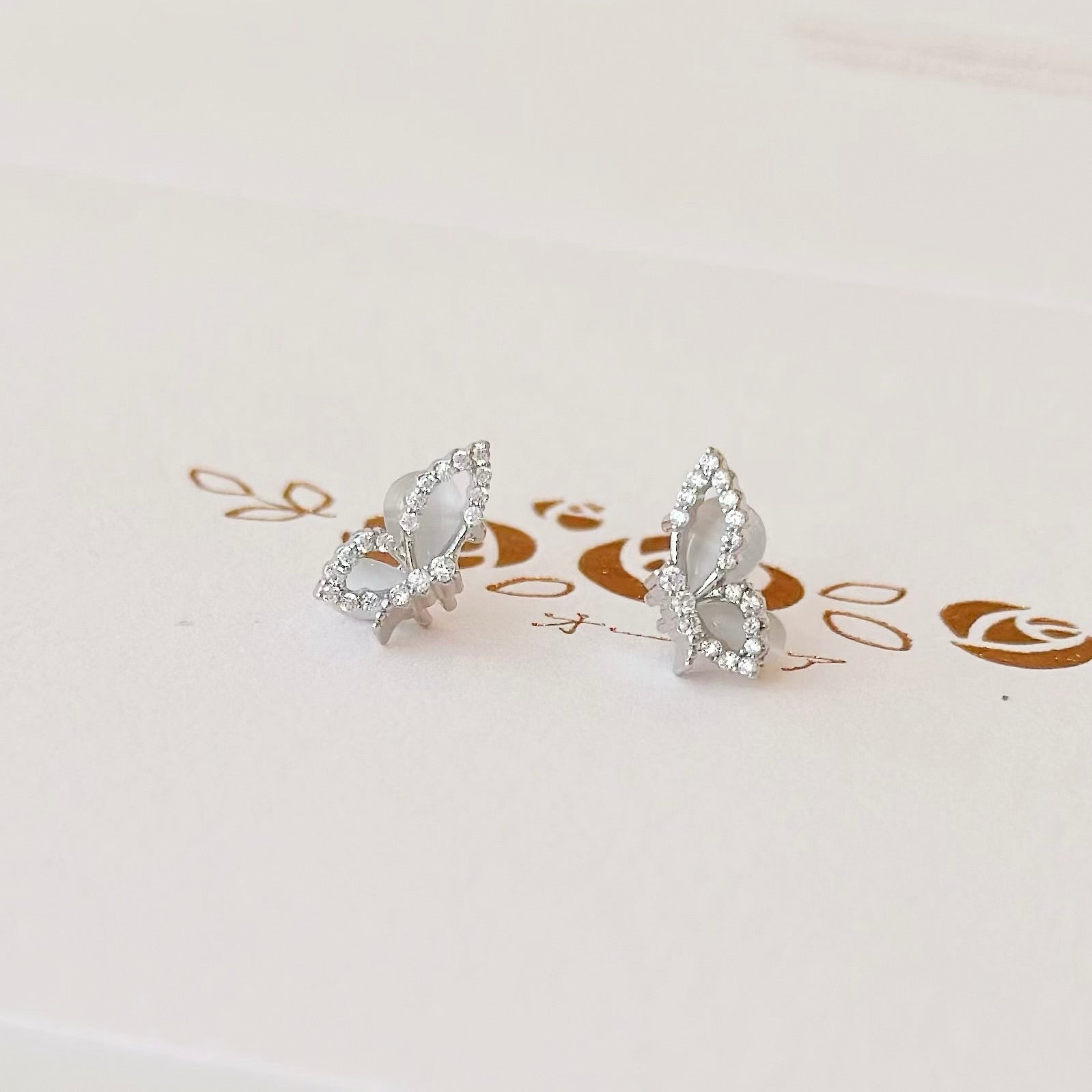 Gift set for her, hadiah untuk wanita, 送给她的礼物, bracelet, ring, necklace, earrings, korean earrings, made in korea, dainty jewellery, lazy girl jewellery, S925 silver, 925 sterling silver, huggie earrings, clip on, daily wear, cubic zirconia, bridesmaid gift, gift for her, Malaysia online shop, fashion jewellery, Korean jewellery accessories, sensitive skin, tahan karat, 适合日常佩戴, anting, rantai tangan, rantai leher, cincin, gift idea, no piercing, earrings malaysia, subang, Pearl, Freshwater pearl, 韩国发饰, 韩国饰品