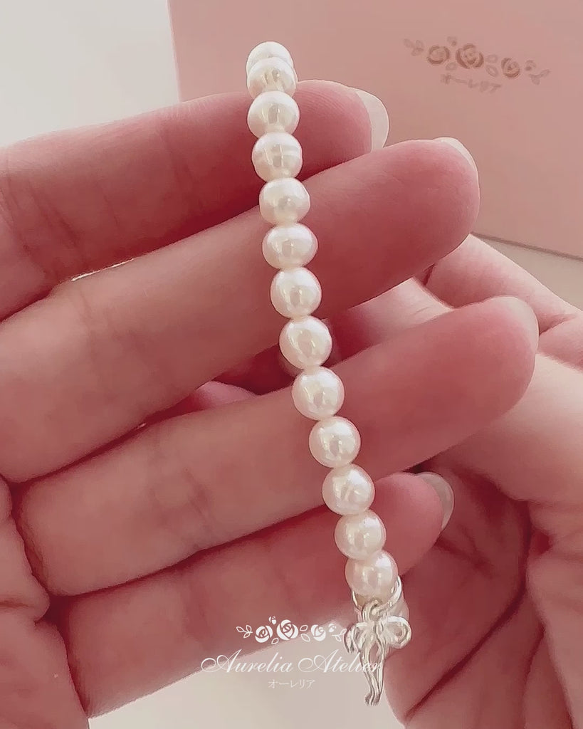珍珠 pearl necklace pearl jewelry set Timeless Swarovski bracelet Pearl Handcrafted pearl jewelry Luxurious FRESHWATER PEARL bracelet MUATIRA pearl accessories freshwater pearl bracelet Pearl necklace Pearl bracelet Swarovski crystal pearl Korean jewelry Korean Jewelry Dainty Minimalist jewellery Malaysia Stainless steel 925 sterling silver S925 Cubic zirconia hypoallergenic magnetic birthday gift premium gift bridesmaid aurelia atelier pearl necklace malaysia pearl bracelet malaysia akoya pearl