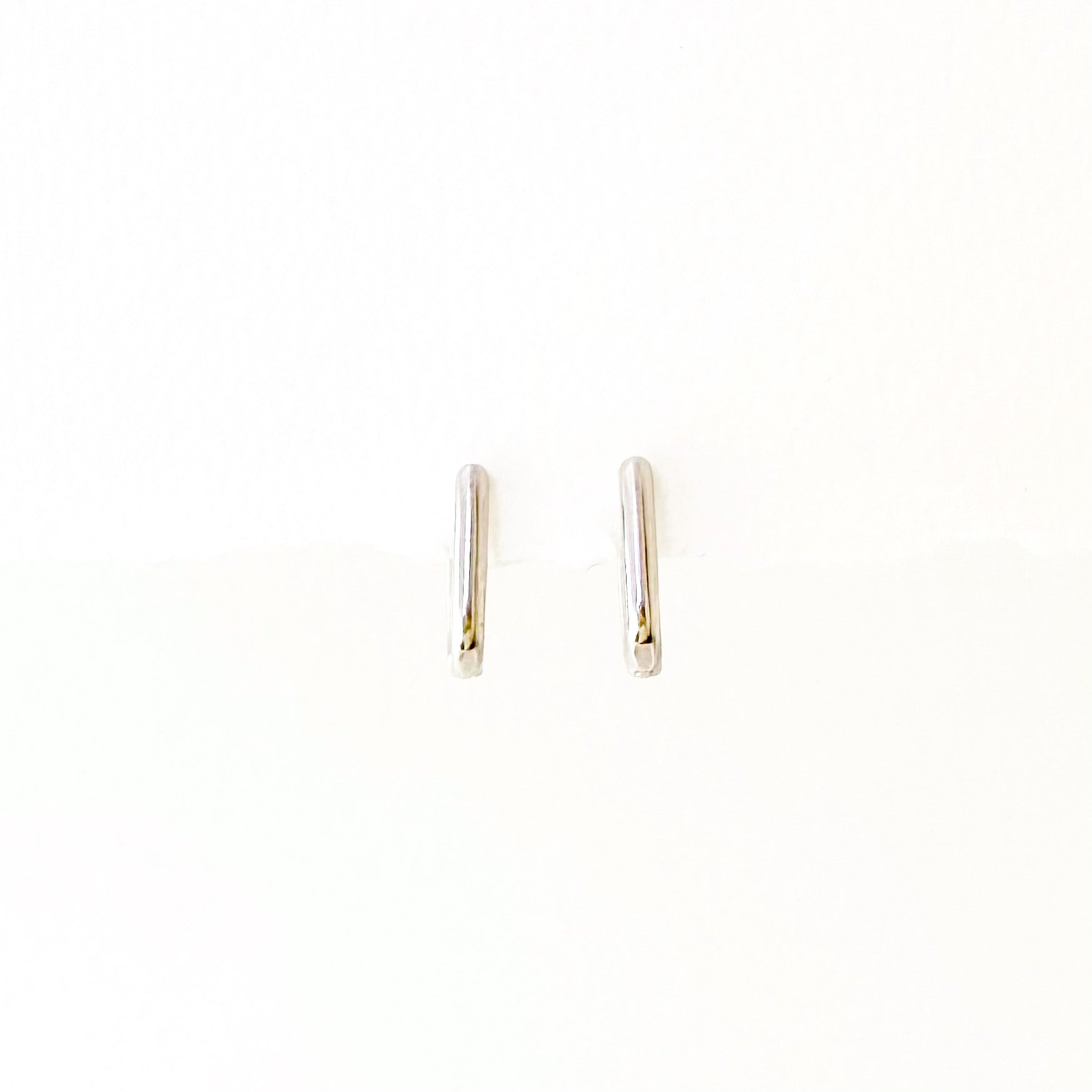 korean earrings bracelet jewellery Malaysia necklace korean jewellery rings earrings malaysia korean style earrings jewellery accessories hypoallergenic earrings ear cuff huggies silver necklace made in korea jewelry fashion jewellery malaysia earrings online shop malaysia Gift idea Gift for her Made in Korea Cubic Zirconia 925 Sterling Silver No Piercing Dainty Minimalist Daily wear Bestie Korean Anting Cincin Clip on 韩国耳环 韩国发饰 韩国饰品 hypoallergenic birthday gift set bridesmaid aurelia atelier
