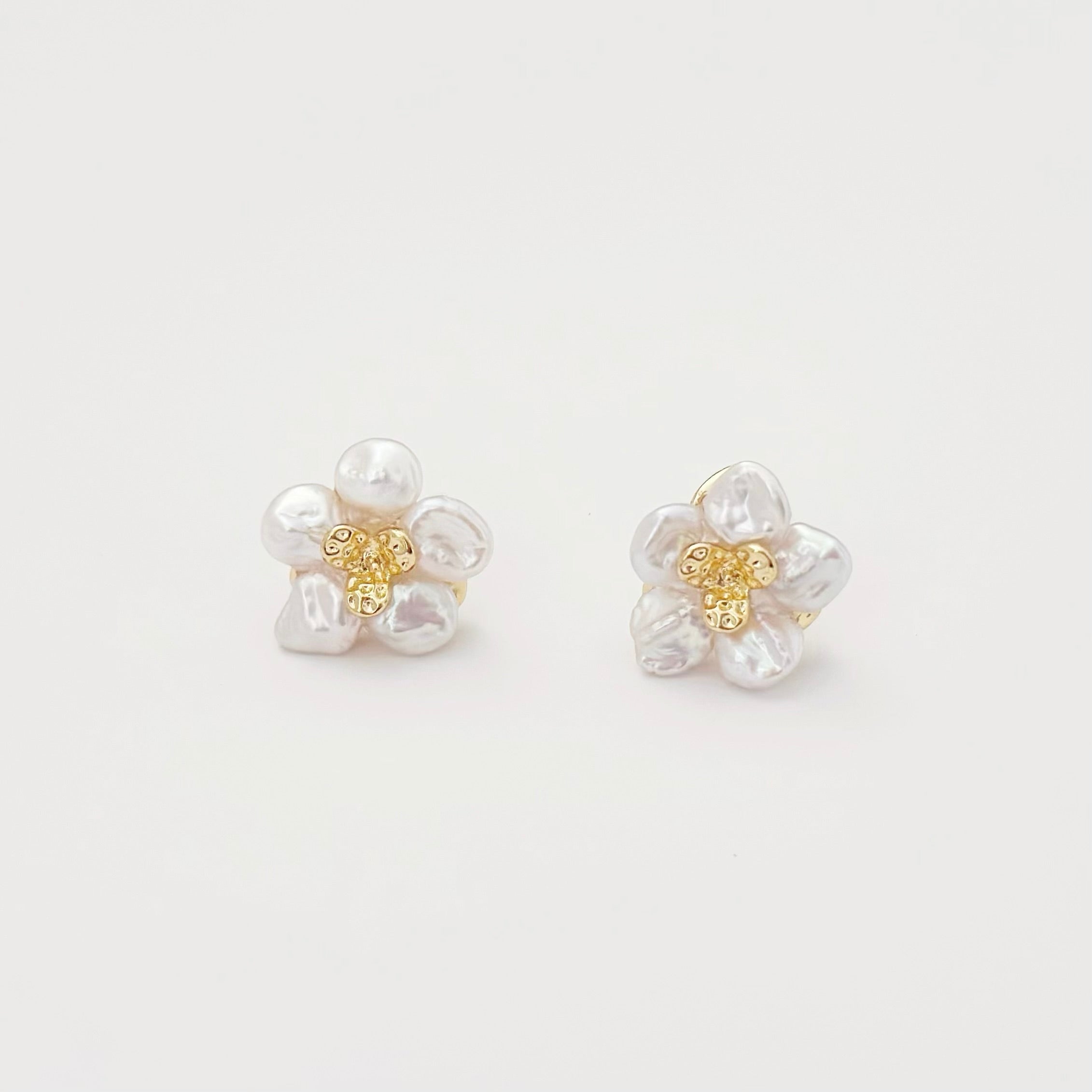 pearl earrings, dainty pearl bracelet, freshwater pearl necklace,  akoya pearl., handmade, sensitive skin, bridal, sterling silver, hypoallergenic, gift idea, seawater pearl, pearl neckace, keshi pearl, baroque pearl, mini pearl, 珍珠 淡水珍珠 ak pearl
海水珍珠 s925 cultural pear present gift for her gift ideas pearl made in Malaysia south sea pearl 米珠 natural pearl mutiara Gift for her Dainty Delicate Minimalist everyday earrings everyday wear lustre  925银针珍珠耳环 巴洛克珍珠 手工制作 饰品 韩国设计 芥子珍珠 ks珍珠