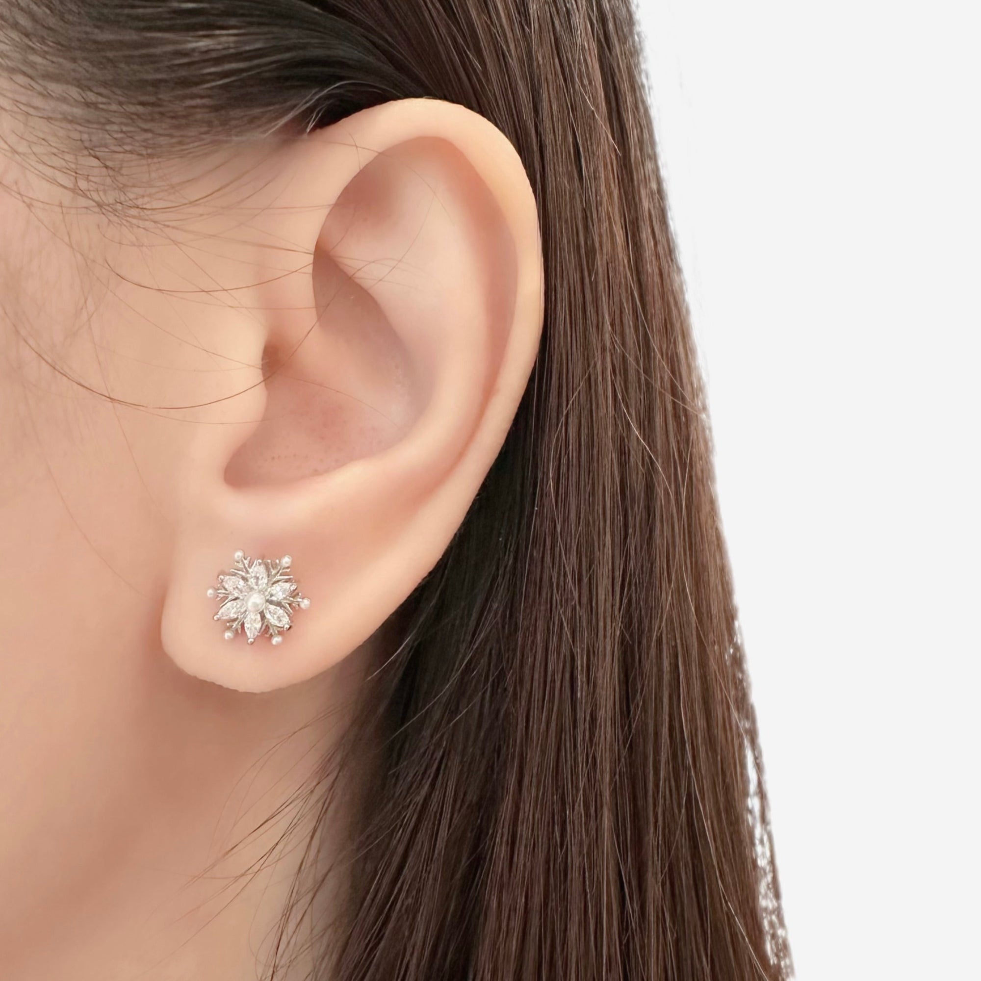 Christmas daily wear earrings 925 sterling silver hypoallergenic made in Korea for sensitive skin snowflake , 雪花

圣诞日常耳环 925纯银 低敏 韩国制造 适合敏感肌,  适合日常佩戴,韩国发饰
韩国饰品
韩国耳环, 梅花

Anting-anting harian Krismas perak 925 hypoalergenik buatan Korea
gift for her, 冬季送她礼物, sakura, flower