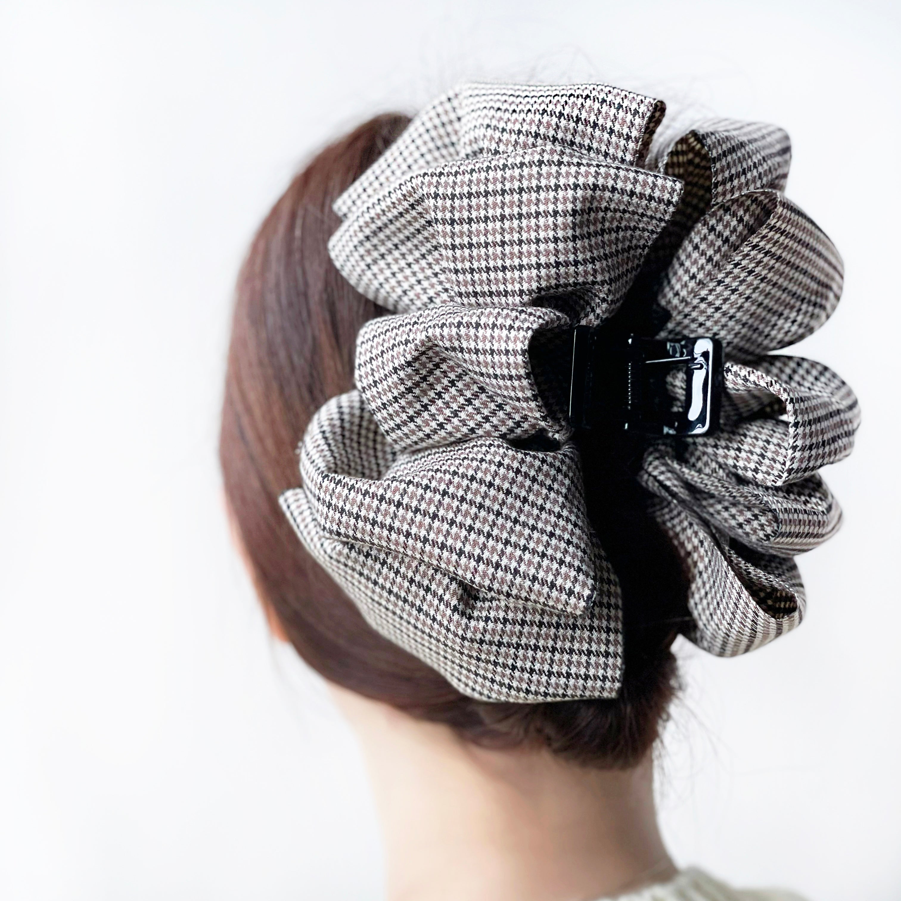 Ribbon hair clip Ribbon hair claw Bow Claw clip Hair accessory Korean hair accessory Jewelry Dainty Minimalist malaysia jewellery Made in Korea online gift shop Aurelia Atelier made in korea jewelry fashion jewellery malaysia earrings online shop malaysia korean style hair accessory malaysia jewellery jewelry Ribbon hair tie Hairband Hair ribbon scarf Headband Scrunchies Chiffon hair bow Chiffon hair claw clip Hypoallergenic 韩国ins蝴蝶吊坠发夹 INS 风 首饰 发饰 发夹专卖店 韩国发饰 韩国饰品 韩国耳环 rambut jepit Jepit rambut korea