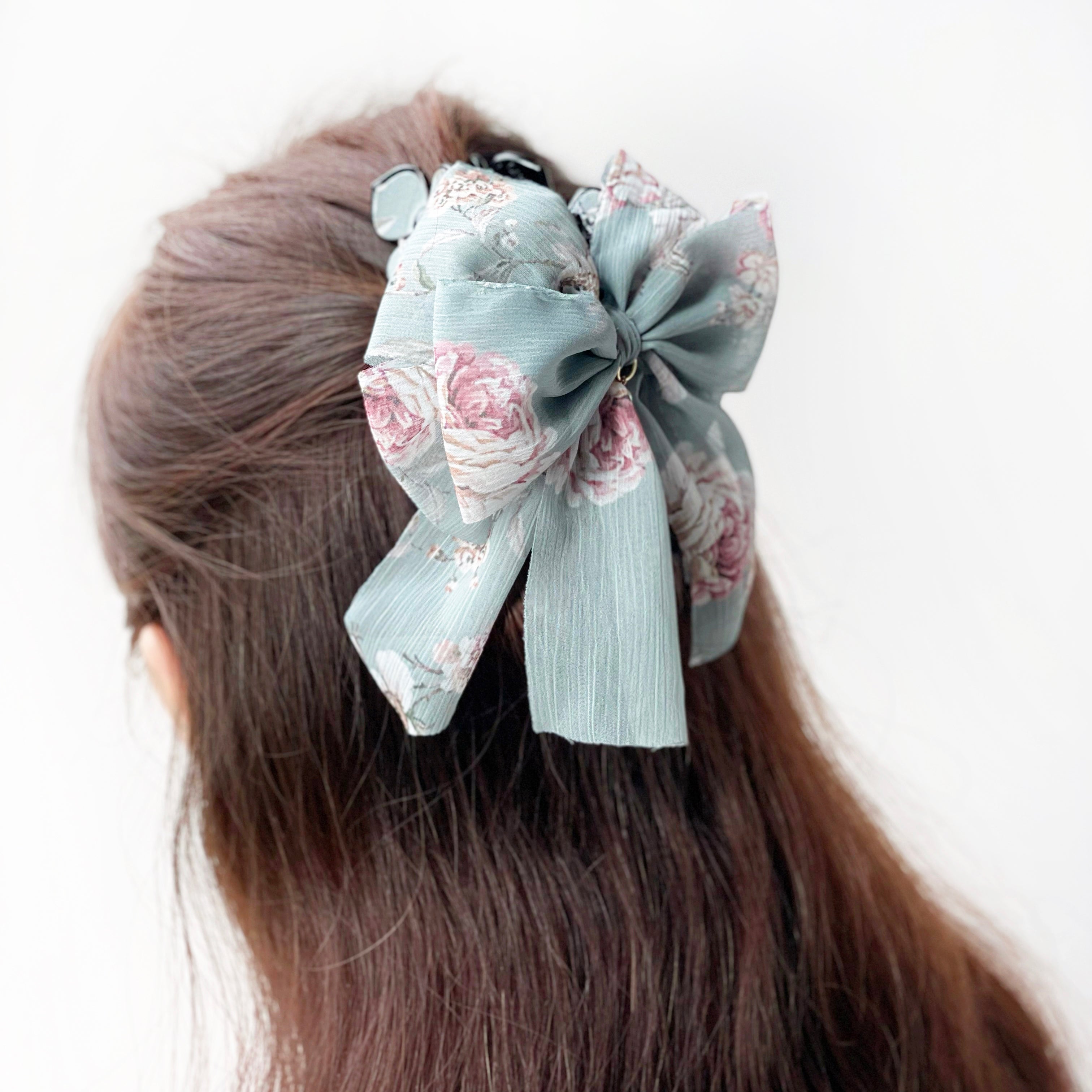 Ribbon hair clip Ribbon hair claw Bow Claw clip Hair accessory  Korean hair accessory  Jewelry Dainty Minimalist malaysia jewellery Made in Korea  online gift shop Aurelia Atelier made in korea jewelry fashion jewellery malaysia earrings online shop malaysia korean style hair accessory  malaysia jewellery jewelry  Ribbon hair tie Hairband Hair ribbon scarf Headband Scrunchies Chiffon hair bow Chiffon hair claw clip Hypoallergenic  韩国ins蝴蝶吊坠发夹 INS 风 首饰 发饰 发夹专卖店 韩国发饰 韩国饰品 韩国耳环 rambut jepit Jepit rambut korea