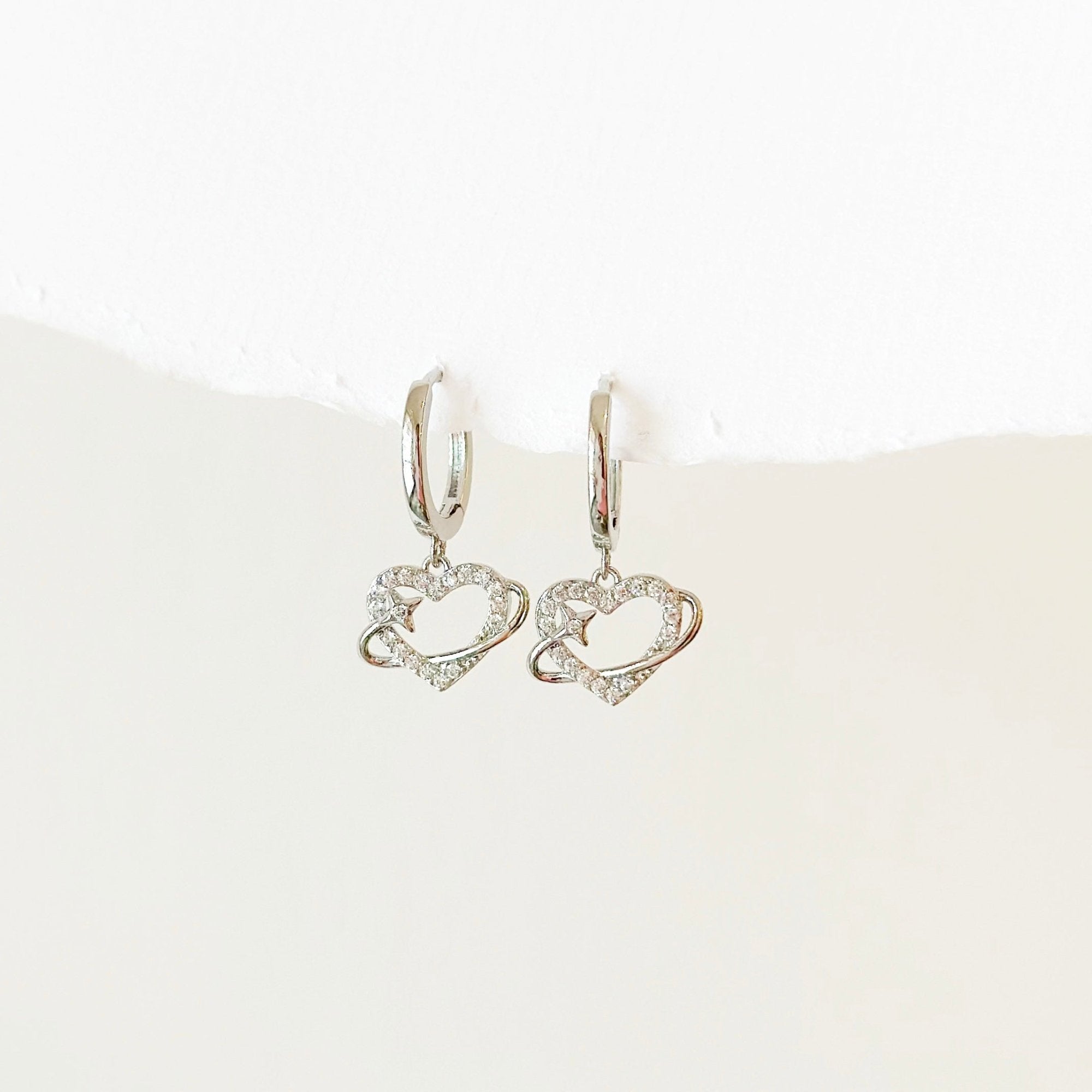 korean earrings bracelet jewellery Malaysia necklace korean jewellery rings earrings malaysia korean style earrings jewellery accessories hypoallergenic earrings ear cuff huggies silver necklace made in korea jewelry fashion jewellery malaysia earrings online shop malaysia Gift idea Gift for her Made in Korea Cubic Zirconia 925 Sterling Silver No Piercing Dainty Minimalist Daily wear Bestie Korean Anting Cincin Clip on 韩国耳环 韩国发饰 韩国饰品 hypoallergenic birthday gift set bridesmaid aurelia atelier