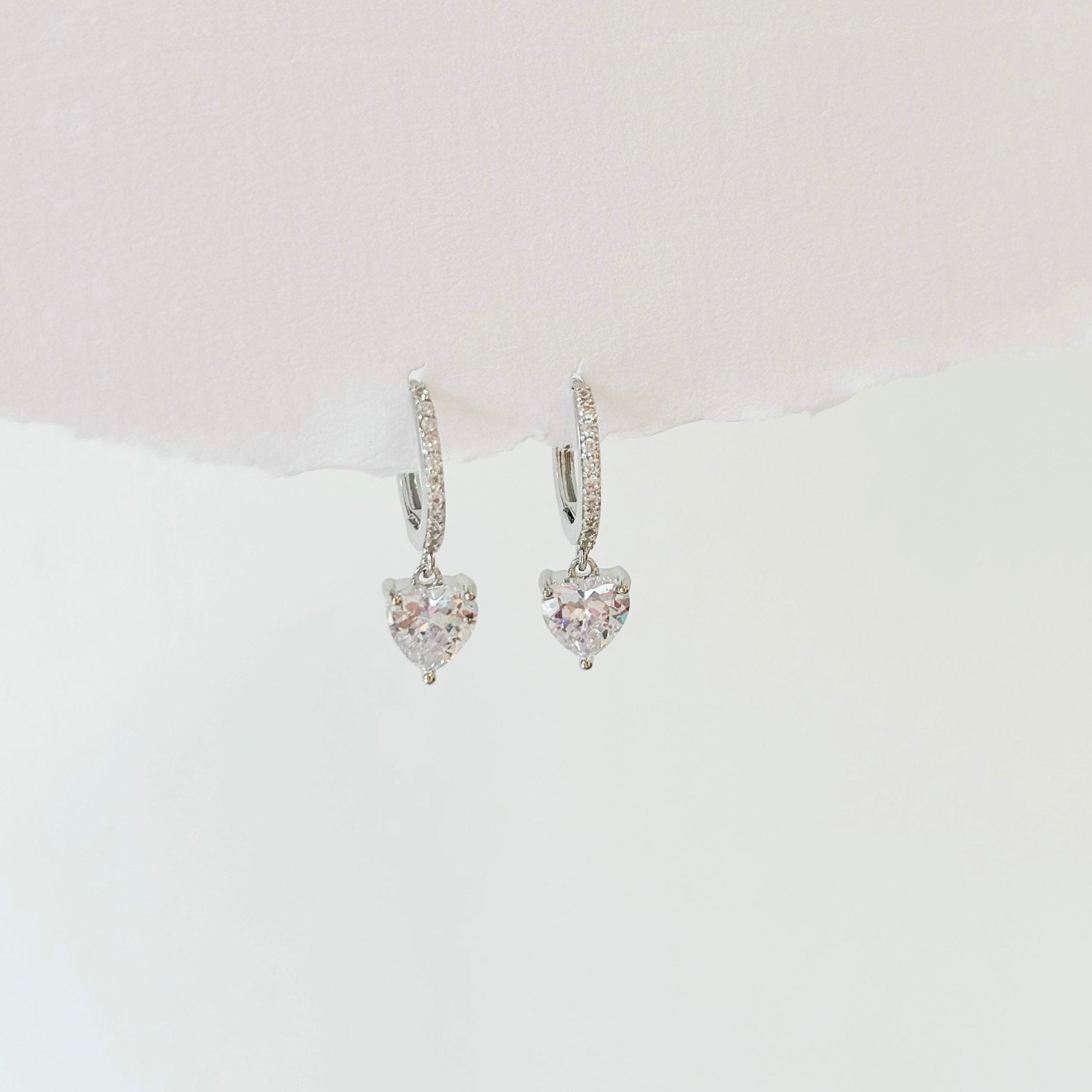 korean earrings bracelet jewellery Malaysia necklace korean jewellery rings earrings malaysia korean style earrings jewellery accessories hypoallergenic earrings ear cuff huggies silver necklace made in korea jewelry fashion jewellery malaysia earrings online shop malaysia Gift idea Gift for her Made in Korea Cubic Zirconia 925 Sterling Silver No Piercing Dainty Minimalist Daily wear Bestie Korean Anting Cincin Clip on 韩国耳环 韩国发饰 韩国饰品 hypoallergenic birthday gift set bridesmaid aurelia atelier
