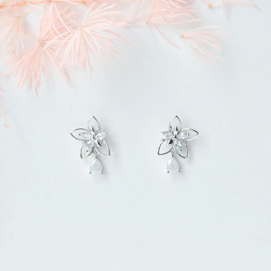 Rose Gold Made in Korea Earrings Korean Anting Cubic Zirconia Jewellery Malaysia Instagram 925 Sterling Silver hypoallergenic Instagram gift shops Jewellery Online Malaysia Shopping No Piercing Perfect Gift special gift Loved One Online jewellery Malaysia Gift for her Rose Gold Korea Made Earrings Korean Jewellery Jewelry Cubic Zirconia Dainty Delicate Minimalist Jewellery Jewelry Bride Clip On Earrings Silver Gift Set present gift for her gift ideas daily wear earrings spring earrings birthday gift
