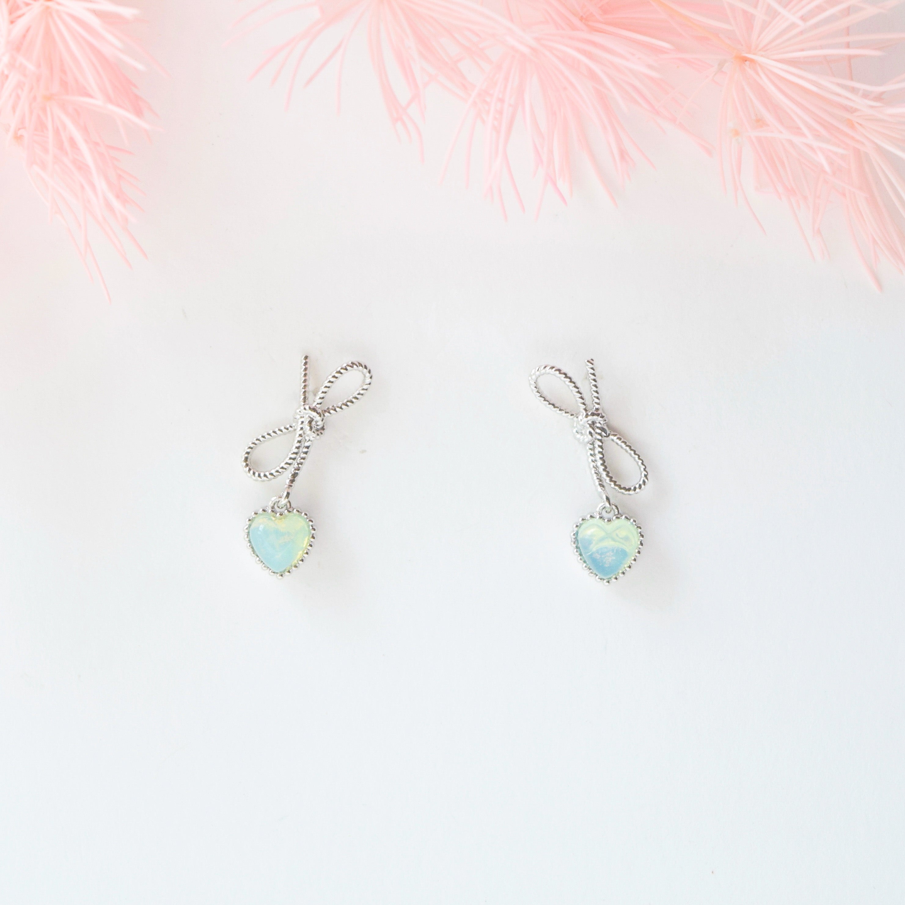 korean earrings bracelet jewellery Malaysia necklace korean jewellery rings earrings malaysia korean style earrings jewellery accessories hypoallergenic earrings ear cuff huggies silver necklace made in korea jewelry fashion jewellery malaysia earrings online shop malaysia Gift idea Gift for her Made in Korea Cubic Zirconia 925 Sterling Silver No Piercing Dainty Minimalist Daily wear Bestie Korean Anting Cincin Clip on 韩国耳环 韩国发饰 韩国饰品 hypoallergenic birthday gift set bridesmaid aurelia atelier