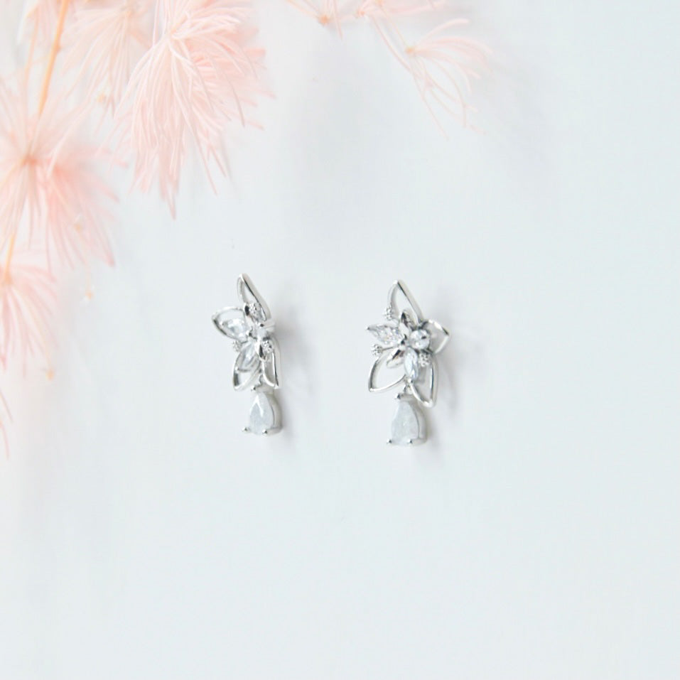 Rose Gold Made in Korea Earrings Korean Anting Cubic Zirconia Jewellery Malaysia Instagram 925 Sterling Silver hypoallergenic Instagram gift shops Jewellery Online Malaysia Shopping No Piercing Perfect Gift special gift Loved One Online jewellery Malaysia Gift for her Rose Gold Korea Made Earrings Korean Jewellery Jewelry Cubic Zirconia Dainty Delicate Minimalist Jewellery Jewelry Bride Clip On Earrings Silver Gift Set present gift for her gift ideas daily wear earrings spring earrings birthday gift