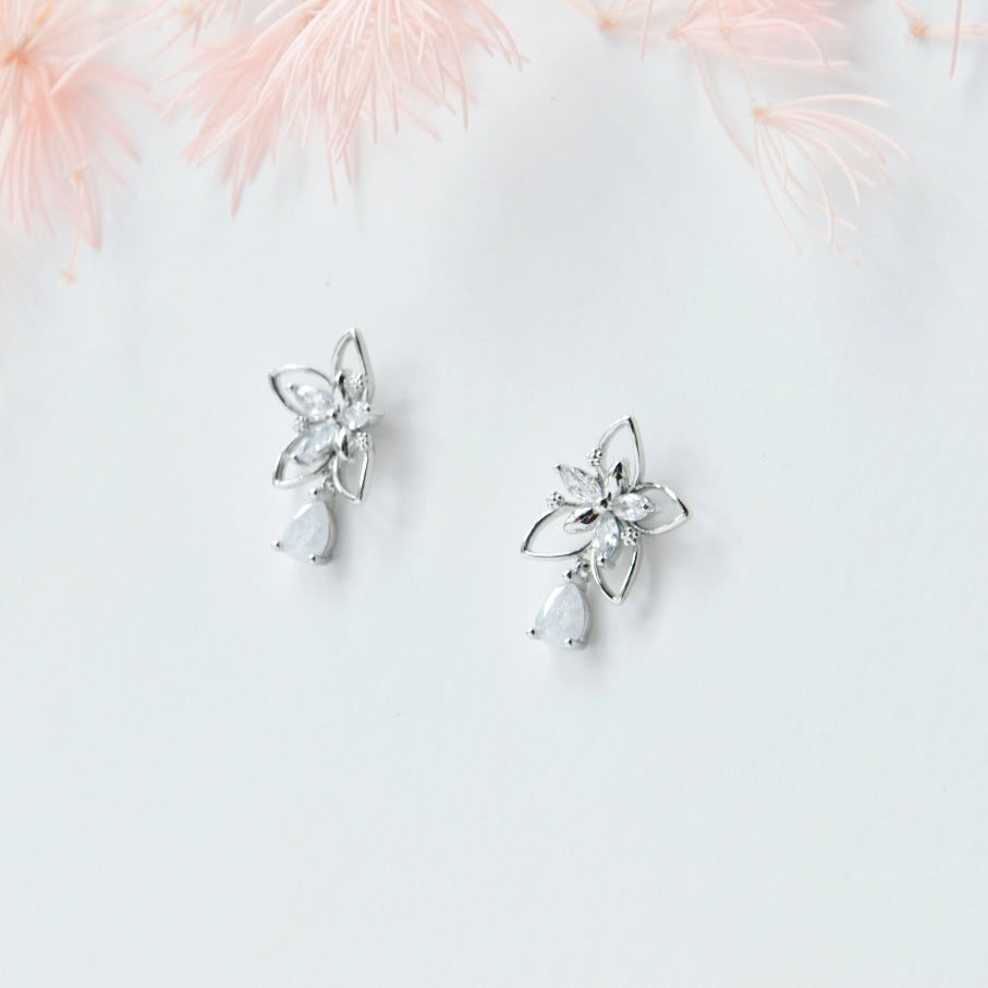 Rose Gold Made in Korea Earrings Korean Anting Cubic Zirconia Jewellery Malaysia Instagram 925 Sterling Silver hypoallergenic Instagram gift shops Jewellery Online Malaysia Shopping No Piercing Perfect Gift special gift Loved One Online jewellery Malaysia Gift for her Rose Gold Korea Made Earrings Korean Jewellery Jewelry Cubic Zirconia Dainty Delicate Minimalist Jewellery Jewelry Bride Clip On Earrings Silver Gift Set present gift for her gift ideas daily wear earrings spring earrings birthday gift