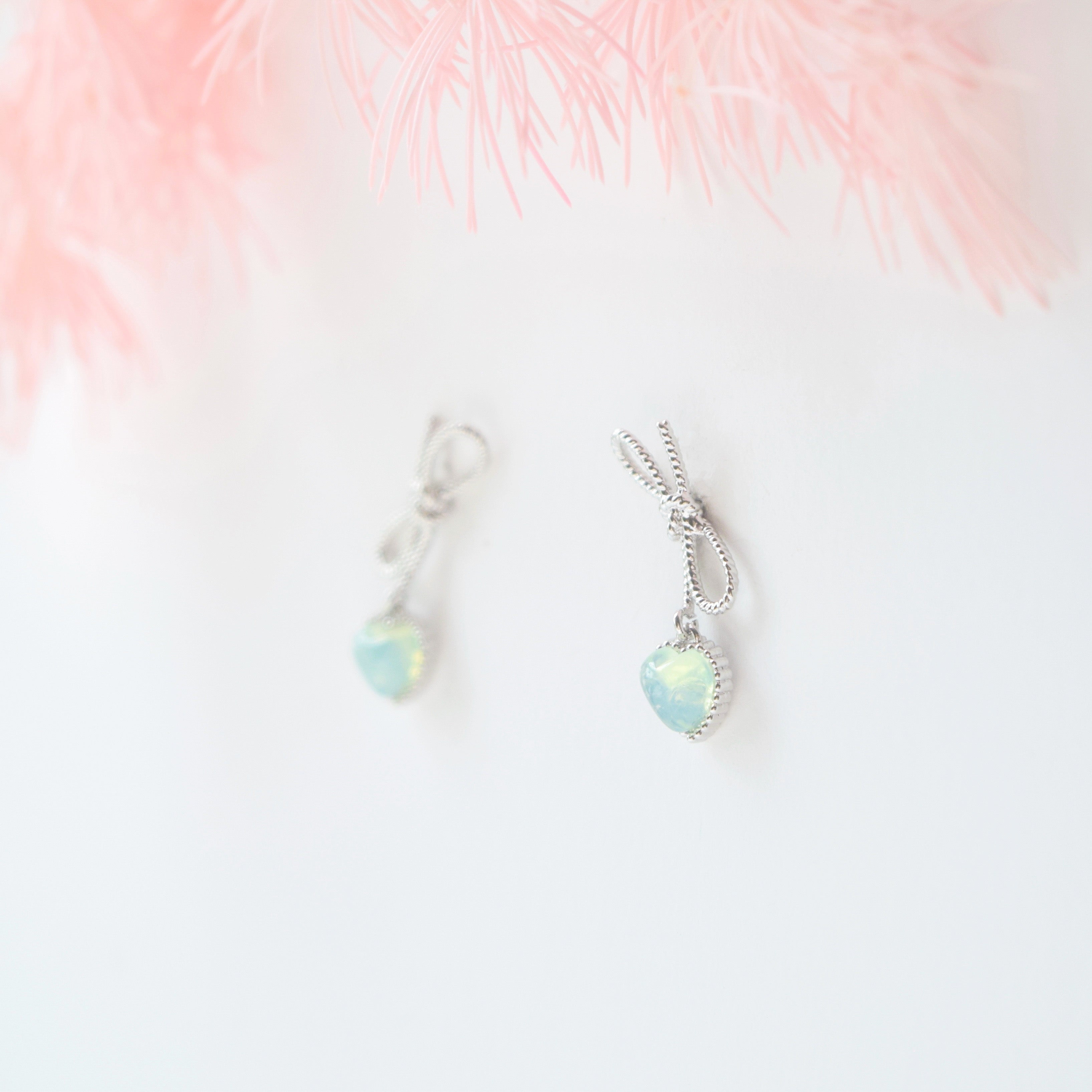 korean earrings bracelet jewellery Malaysia necklace korean jewellery rings earrings malaysia korean style earrings jewellery accessories hypoallergenic earrings ear cuff huggies silver necklace made in korea jewelry fashion jewellery malaysia earrings online shop malaysia Gift idea Gift for her Made in Korea Cubic Zirconia 925 Sterling Silver No Piercing Dainty Minimalist Daily wear Bestie Korean Anting Cincin Clip on 韩国耳环 韩国发饰 韩国饰品 hypoallergenic birthday gift set bridesmaid aurelia atelier