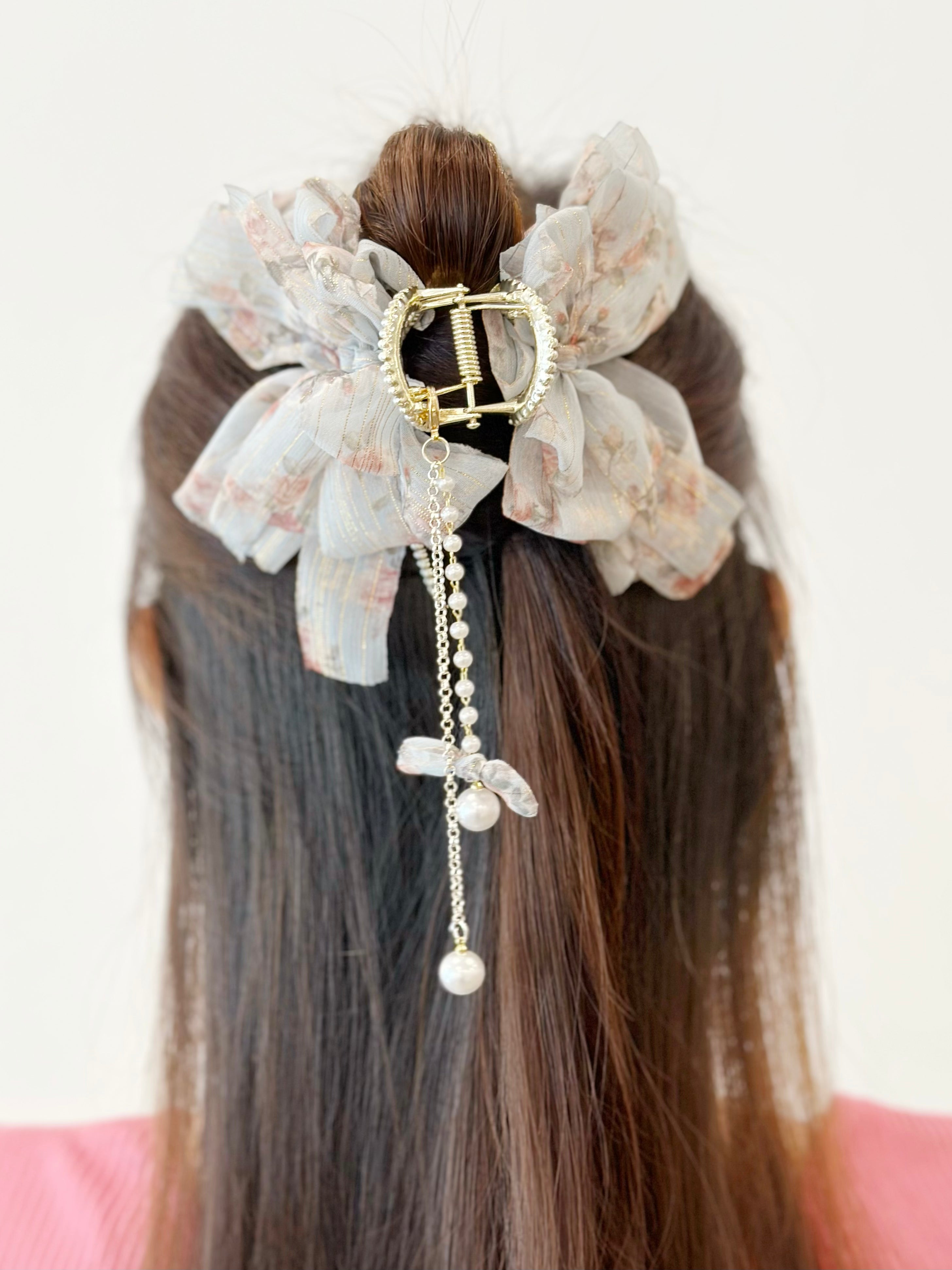 Ribbon hair clip Ribbon hair claw Bow Claw clip Hair accessory Korean hair accessory Jewelry Dainty Minimalist malaysia jewellery Made in Korea online gift shop Aurelia Atelier made in korea jewelry fashion jewellery malaysia earrings online shop malaysia korean style hair accessory malaysia jewellery jewelry Ribbon hair tie Hairband Hair ribbon scarf Headband Scrunchies Chiffon hair bow Chiffon hair claw clip Hypoallergenic 韩国ins蝴蝶吊坠发夹 INS 风 首饰 发饰 发夹专卖店 韩国发饰 韩国饰品 韩国耳环 rambut jepit Jepit rambut korea