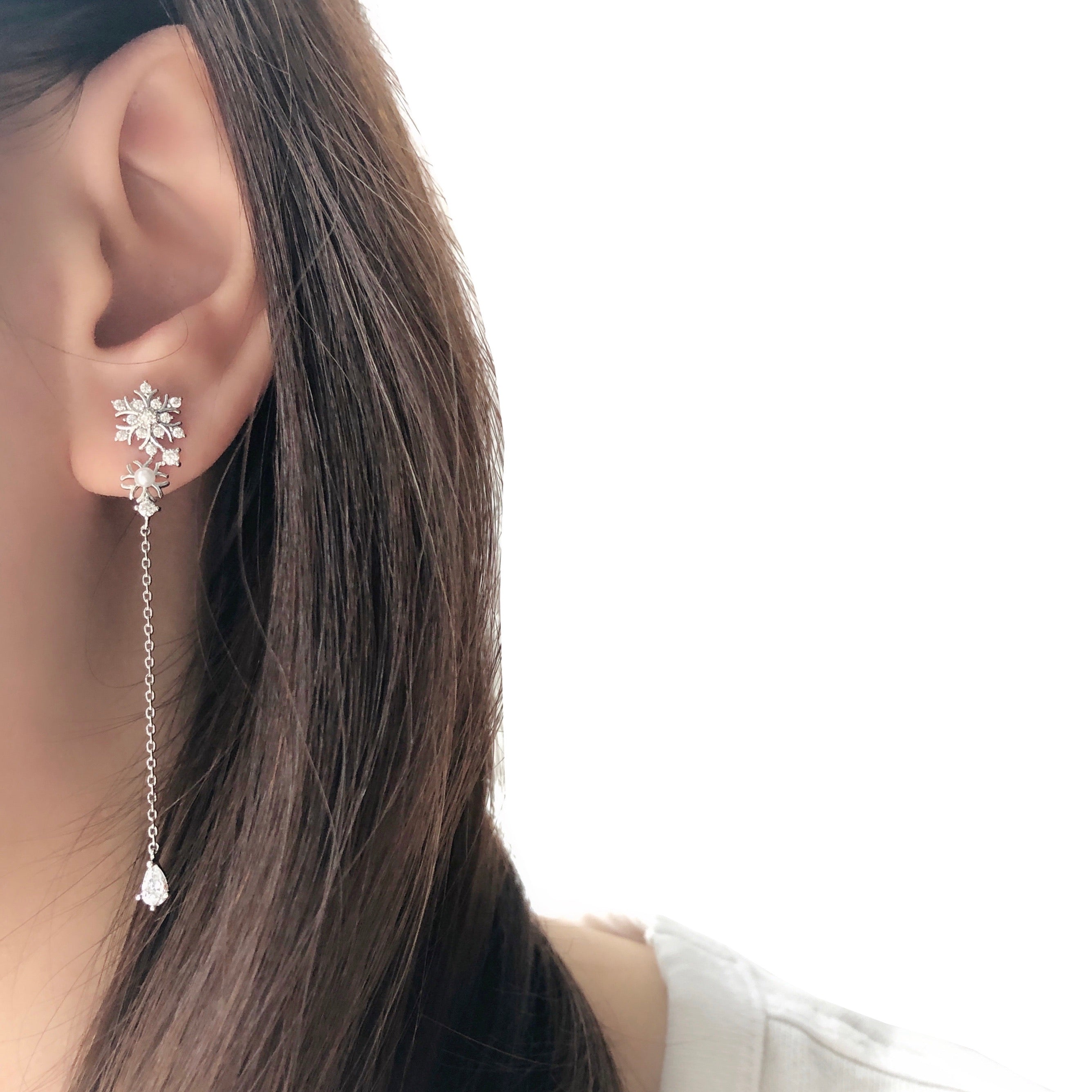 Rose Gold Made in Korea Earrings Korean Anting Cubic Zirconia Bride Bridal Dinner 925 Sterling Silver Fashion Costume Jewellery Online Malaysia Shopping Trendy No Piercing Special Perfect Gift For Your Loved One Accessory Gift for her Rose Gold Korea Made Earrings Korean Jewellery Jewelry Local Brand in Malaysia Cubic Zirconia Dainty Delicate Minimalist Jewellery Jewelry Bride Clip On Earrings Silver Christmas Gift Set Xmas Silver snowman present gift for her gift ideas snowflake music box dangle dangling