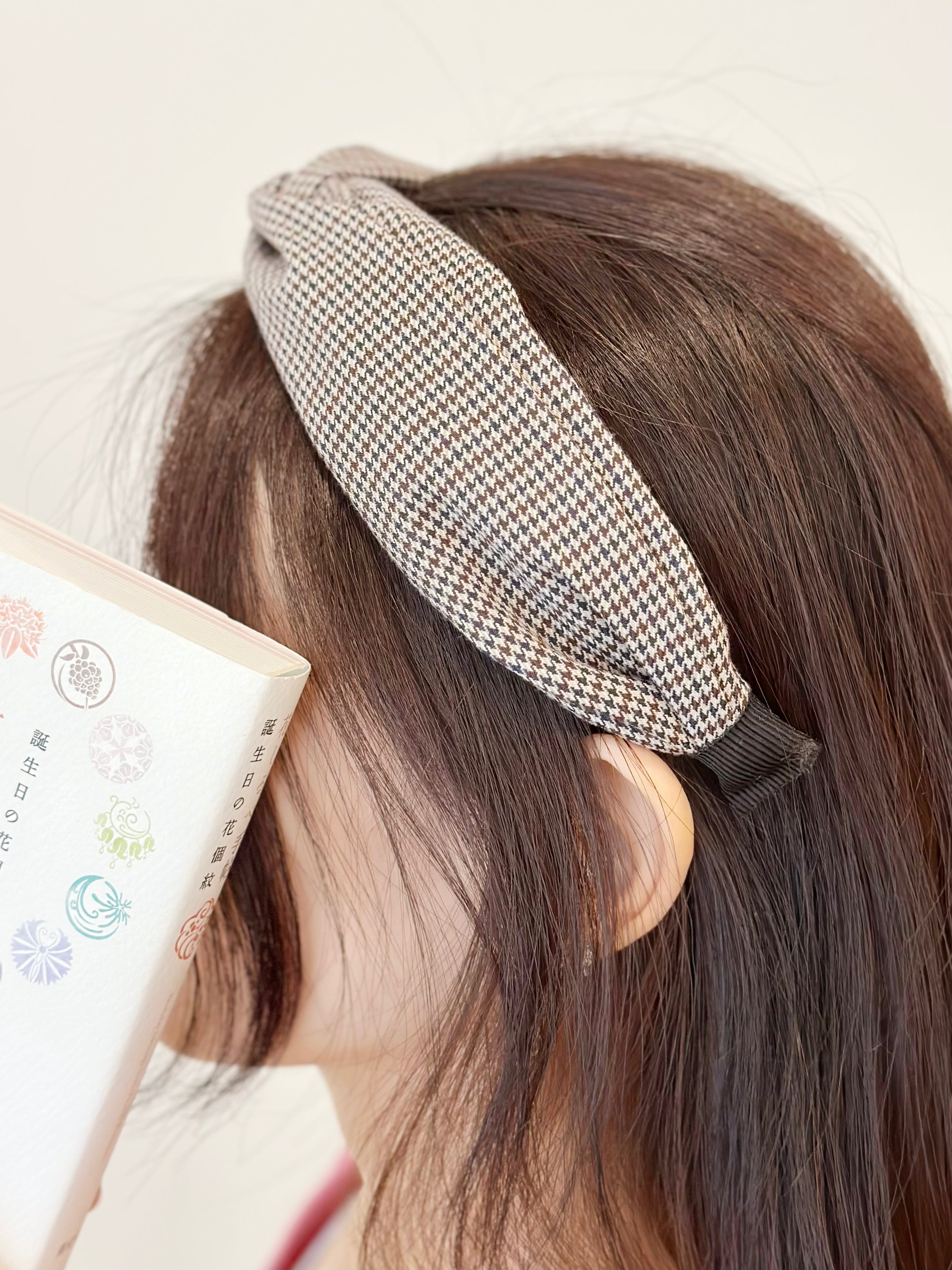 Ribbon hair clip Ribbon hair claw Bow Claw clip Hair accessory Korean hair accessory Jewelry Dainty Minimalist malaysia jewellery Made in Korea online gift shop Aurelia Atelier made in korea jewelry fashion jewellery malaysia earrings online shop malaysia korean style hair accessory malaysia jewellery jewelry Ribbon hair tie Hairband Hair ribbon scarf Headband Scrunchies Chiffon hair bow Chiffon hair claw clip Hypoallergenic 韩国ins蝴蝶吊坠发夹 INS 风 首饰 发饰 发夹专卖店 韩国发饰 韩国饰品 韩国耳环 rambut jepit Jepit rambut korea