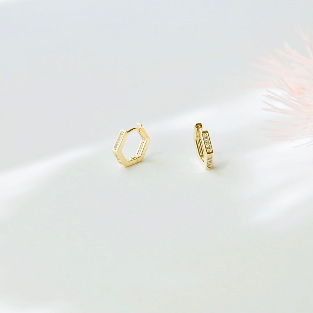 korean earrings bracelet jewellery Malaysia necklace korean jewellery rings earrings malaysia korean style earrings jewellery accessories hypoallergenic earrings ear cuff huggies silver necklace made in korea jewelry fashion jewellery malaysia earrings online shop malaysia Gift idea Gift for her Made in Korea Cubic Zirconia 925 Sterling Silver No Piercing Dainty Minimalist Daily wear Bestie Korean Anting Cincin Clip on 韩国耳环 韩国发饰 韩国饰品 hypoallergenic birthday gift set bridesmaid aurelia atelier
