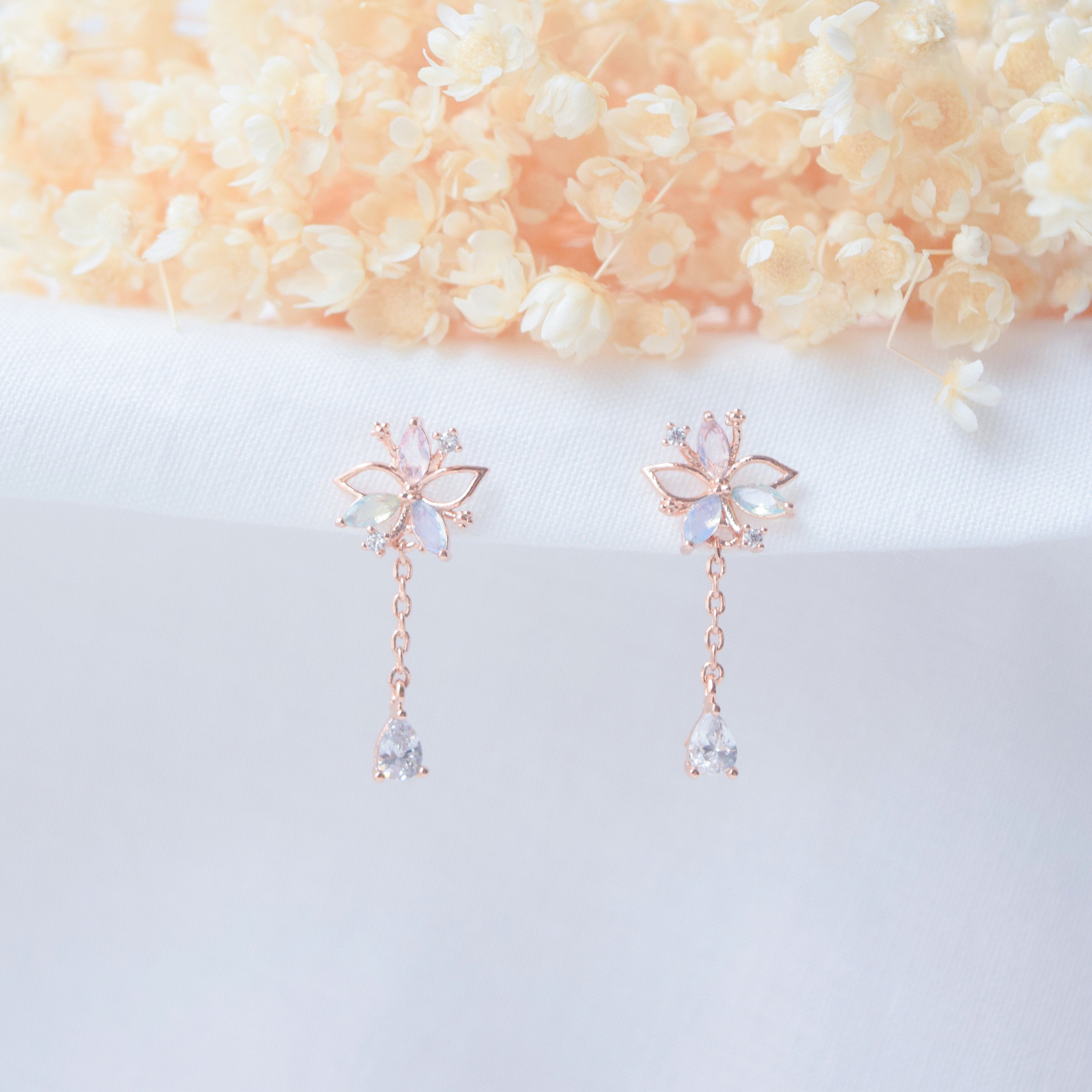 korean earrings bracelet jewellery Malaysia necklace korean jewellery rings earrings malaysia korean style earrings malaysia jewellery jewelry jewellery accessories hypoallergenic earrings ear cuff huggies silver necklace made in korea jewelry fashion jewellery malaysia earrings online shop malaysia Gift idea Gift for her Made in Korea Cubic Zirconia 925 Sterling Silver No Piercing Jewelry Dainty Minimalist Bestie anting subang clip on 925 silver gf gift local brand Dainty Daily wear Gift Set Shopping