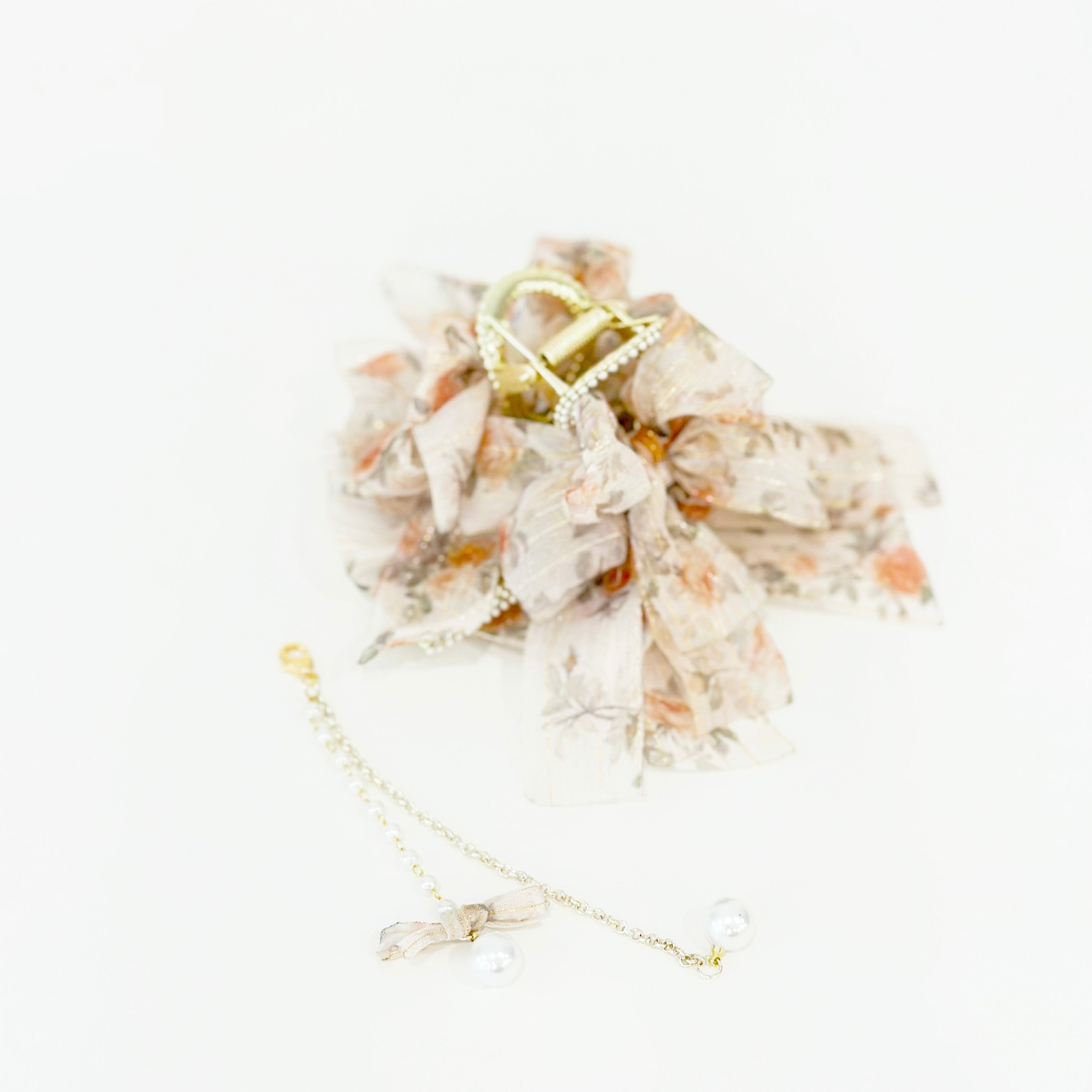 Ribbon hair clip Ribbon hair claw Bow Claw clip Hair accessory Korean hair accessory Jewelry Dainty Minimalist malaysia jewellery Made in Korea online gift shop Aurelia Atelier made in korea jewelry fashion jewellery malaysia earrings online shop malaysia korean style hair accessory malaysia jewellery jewelry Ribbon hair tie Hairband Hair ribbon scarf Headband Scrunchies Chiffon hair bow Chiffon hair claw clip Hypoallergenic 韩国ins蝴蝶吊坠发夹 INS 风 首饰 发饰 发夹专卖店 韩国发饰 韩国饰品 韩国耳环 rambut jepit Jepit rambut korea