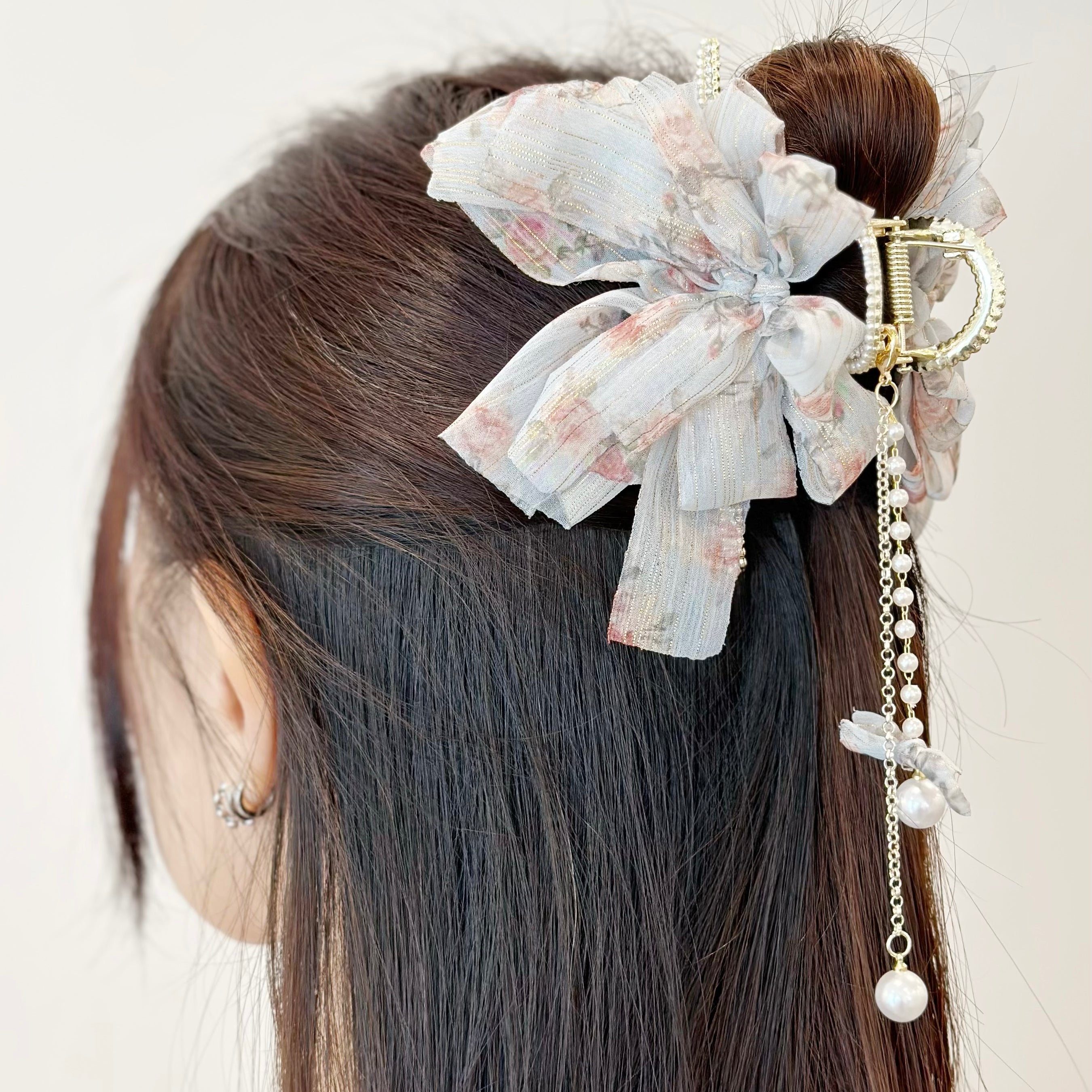 Ribbon hair clip Ribbon hair claw Bow Claw clip Hair accessory Korean hair accessory Jewelry Dainty Minimalist malaysia jewellery Made in Korea online gift shop Aurelia Atelier made in korea jewelry fashion jewellery malaysia earrings online shop malaysia korean style hair accessory malaysia jewellery jewelry Ribbon hair tie Hairband Hair ribbon scarf Headband Scrunchies Chiffon hair bow Chiffon hair claw clip Hypoallergenic 韩国ins蝴蝶吊坠发夹 INS 风 首饰 发饰 发夹专卖店 韩国发饰 韩国饰品 韩国耳环 rambut jepit Jepit rambut korea