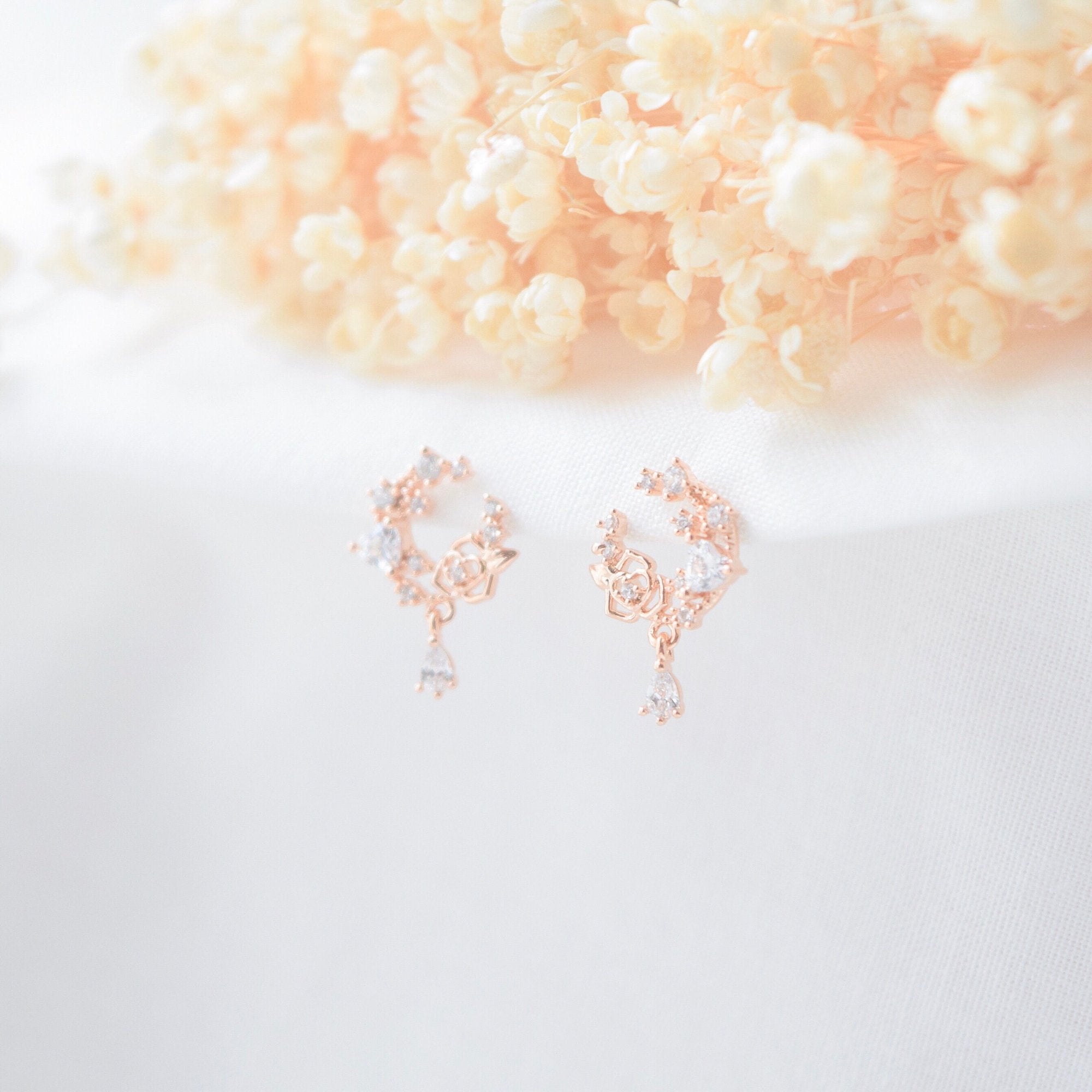 korean earrings bracelet jewellery Malaysia necklace korean jewellery rings earrings malaysia korean style earrings jewellery accessories hypoallergenic earrings ear cuff huggies silver necklace made in korea jewelry fashion jewellery malaysia earrings online shop malaysia Gift idea Gift for her Made in Korea Cubic Zirconia 925 Sterling Silver No Piercing Dainty Minimalist Daily wear Bestie Korean Anting Cincin Clip on 韩国耳环 韩国发饰 韩国饰品 hypoallergenic birthday gift set bridesmaid aurelia atelier